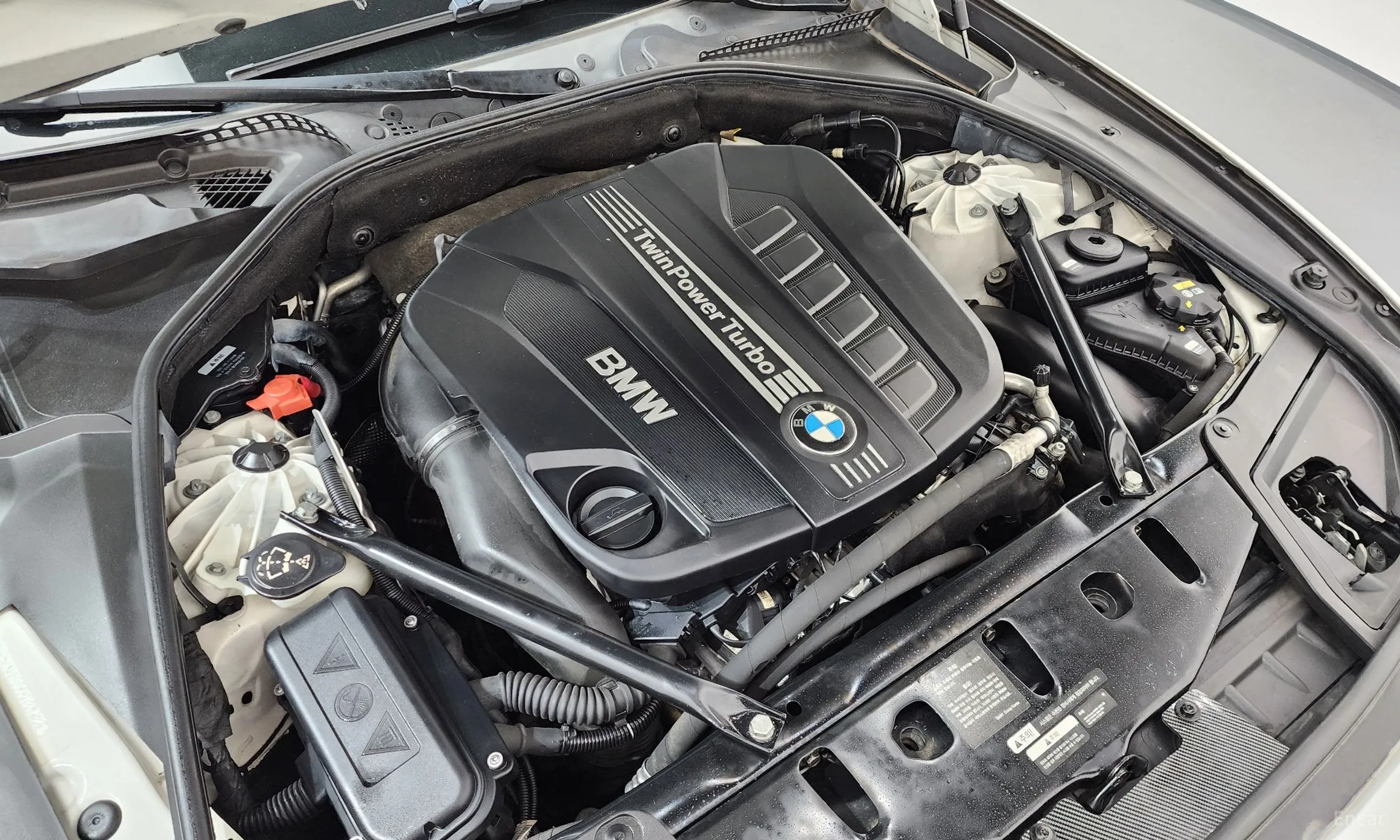 BMW 5 Series (F10) превью 6