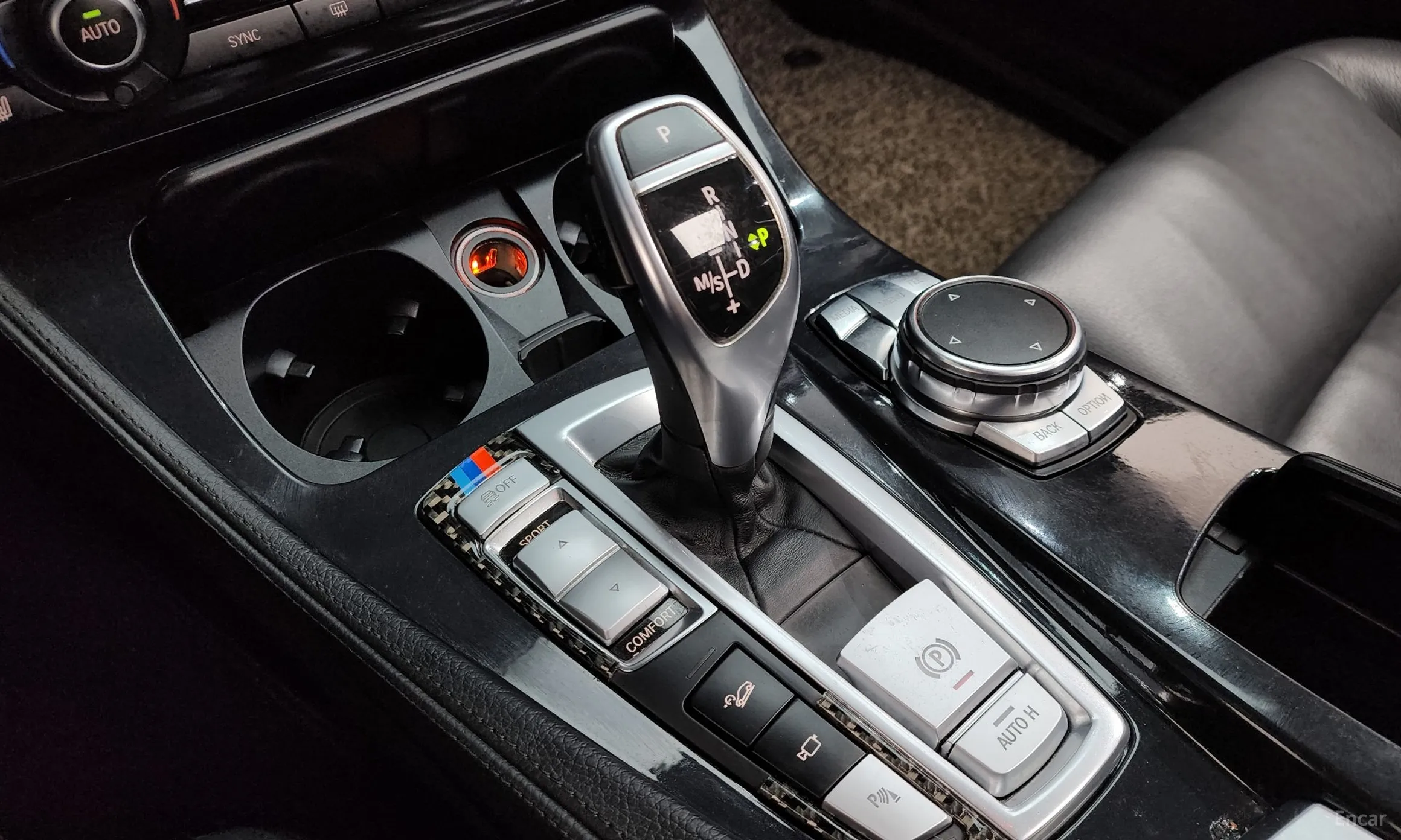 BMW 5 Series (F10) превью 9