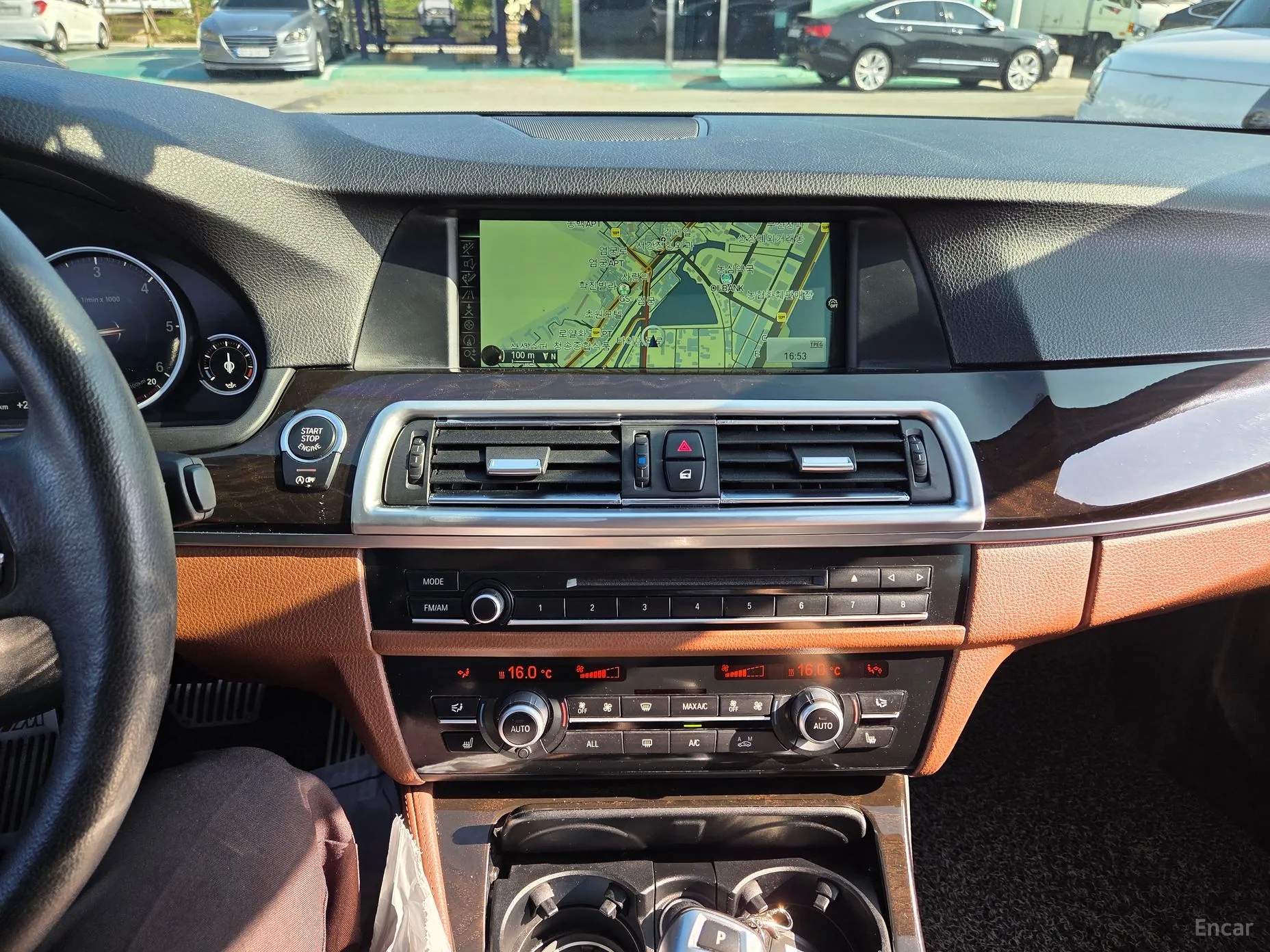 BMW 5 Series (F10) превью 11