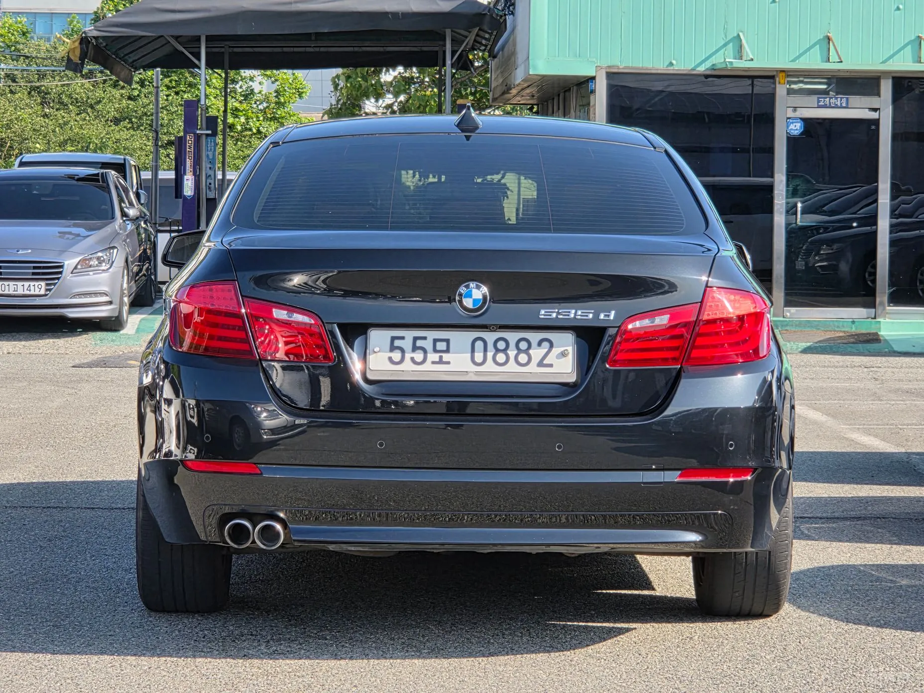 BMW 5 Series (F10) превью 5
