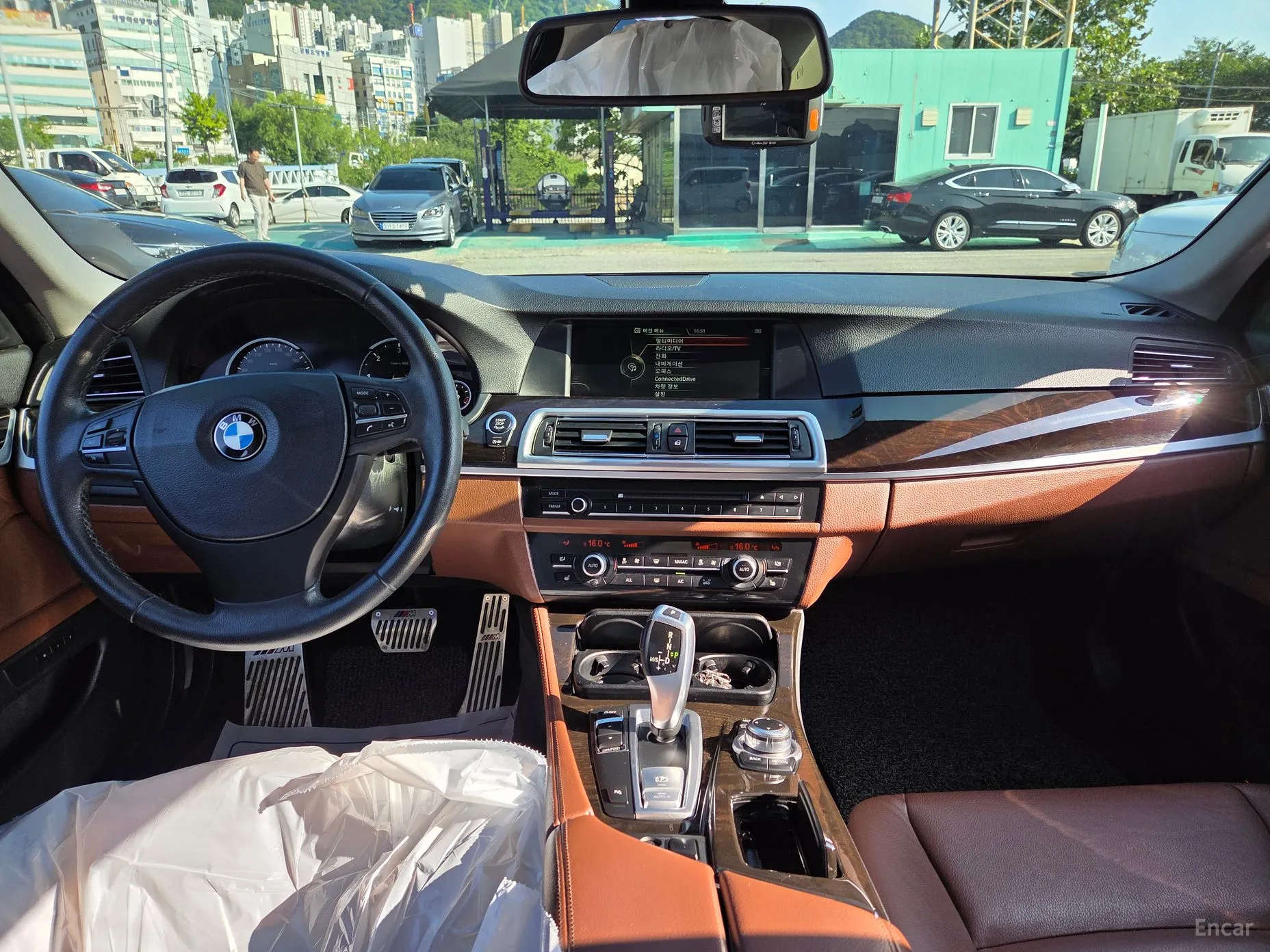 BMW 5 Series (F10) превью 8