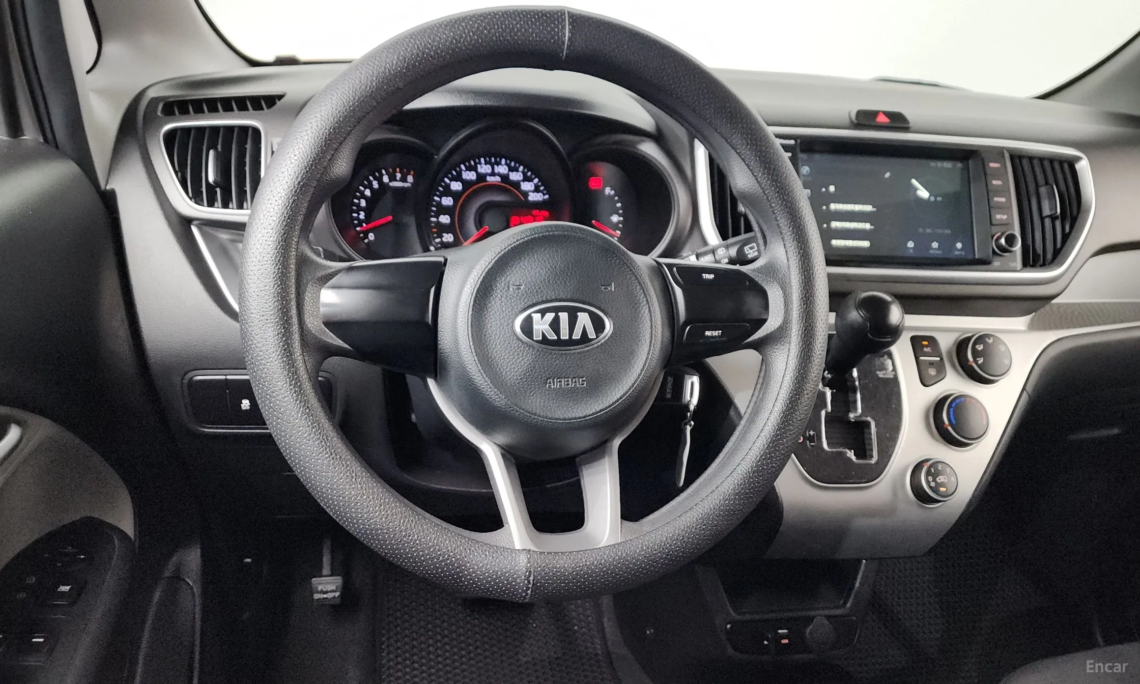 Kia Ray превью 14