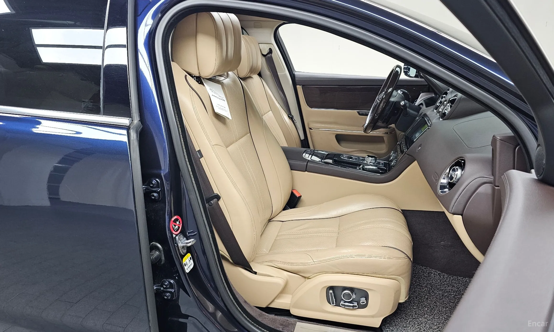 Jaguar All New XJ превью 12