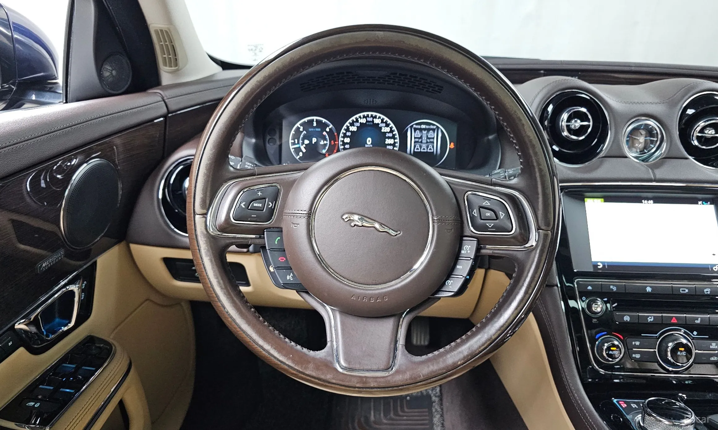 Jaguar All New XJ превью 13