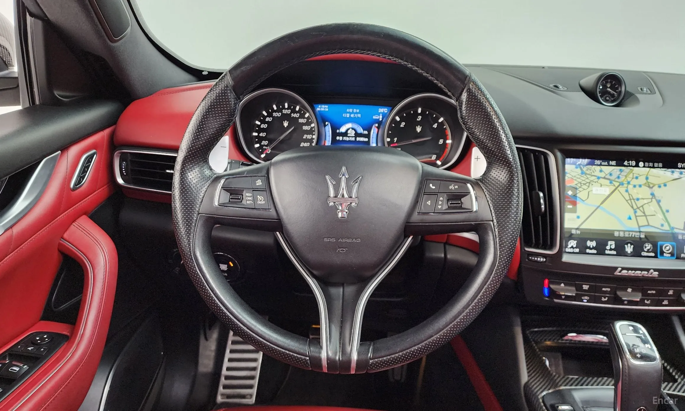 Maserati Levante превью 12