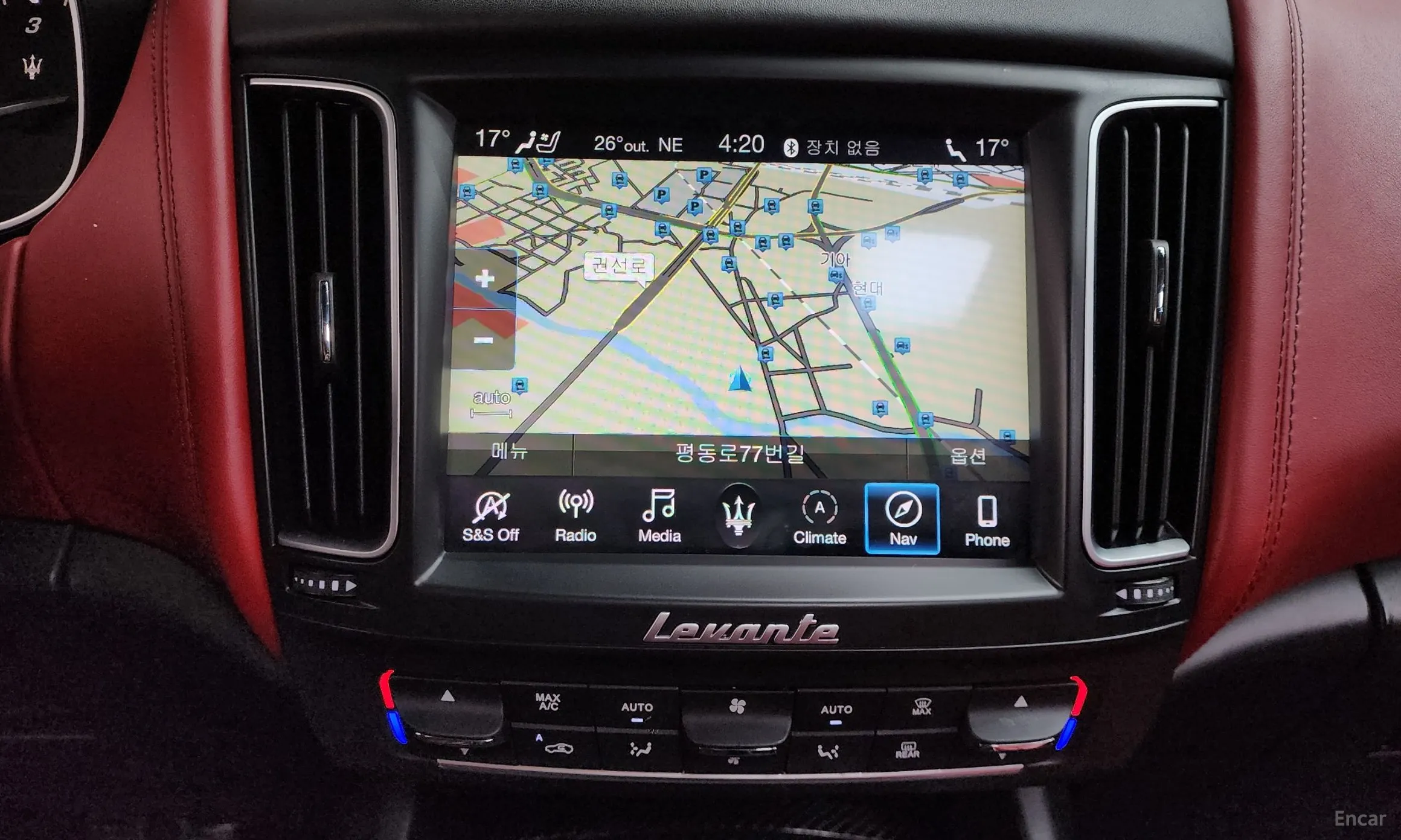Maserati Levante превью 13