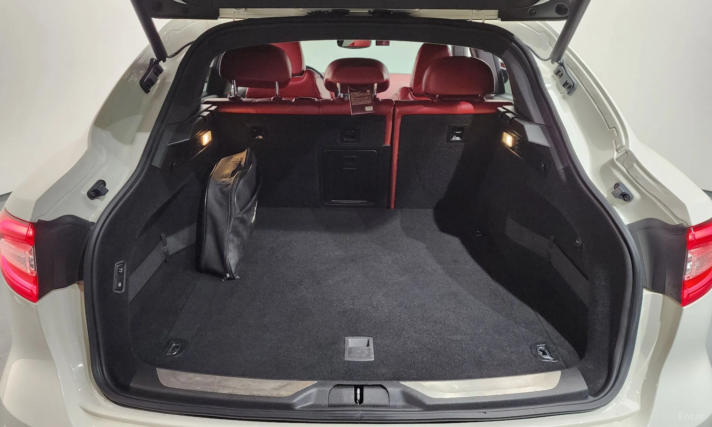 Maserati Levante превью 20