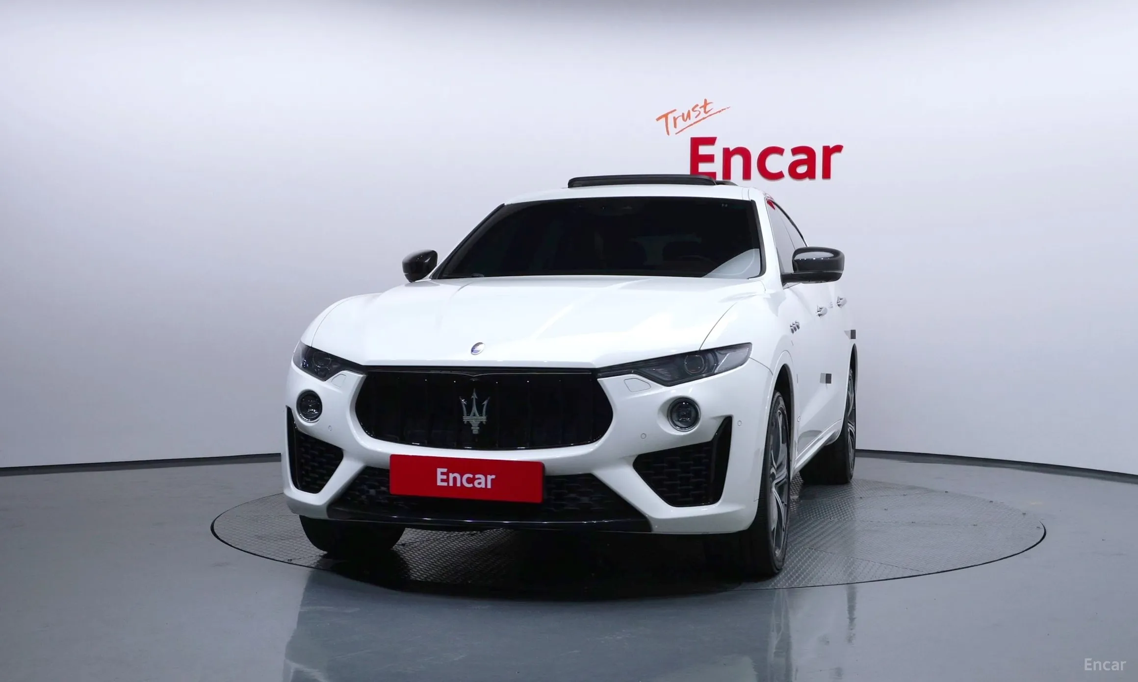 Maserati Levante превью 3