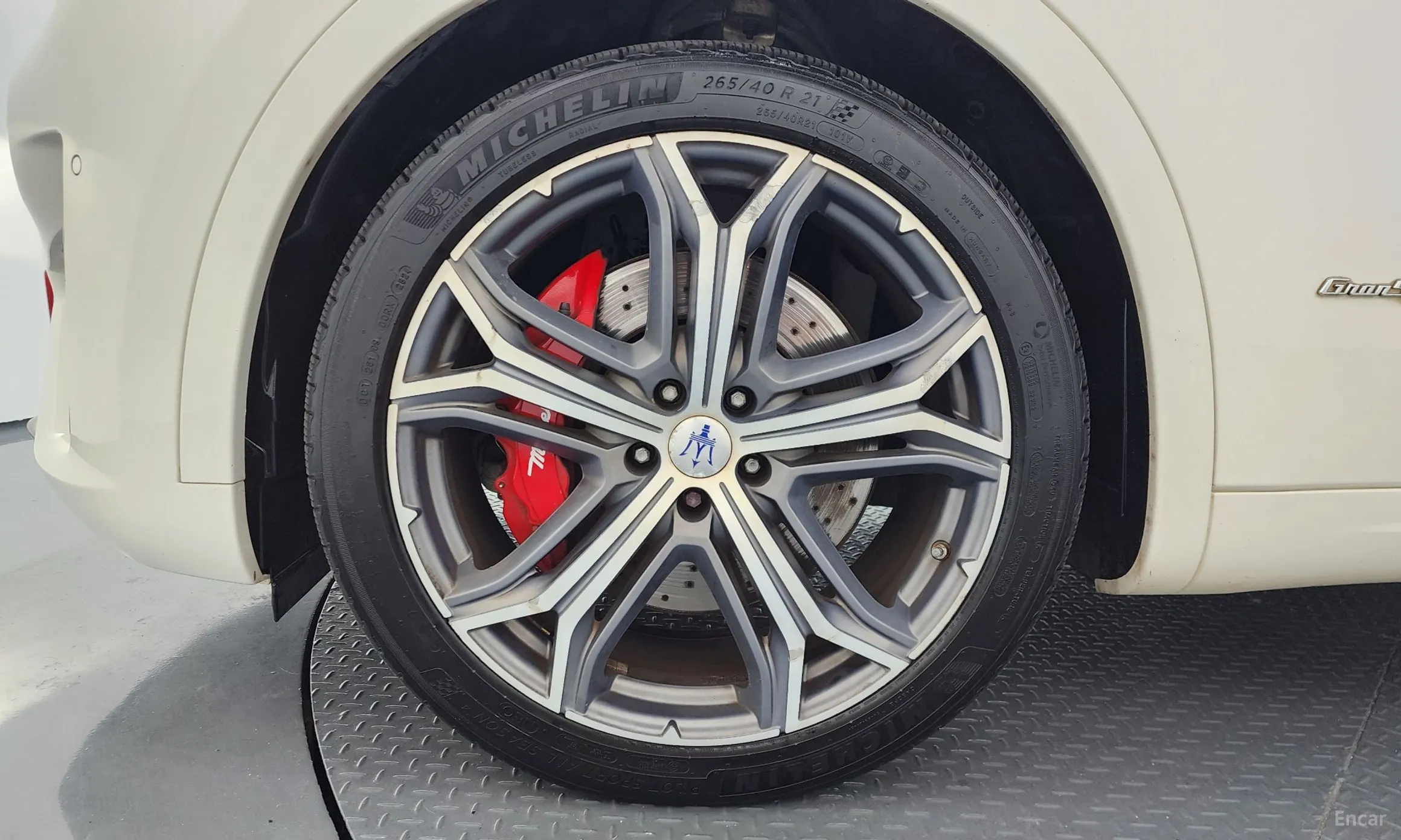 Maserati Levante превью 5