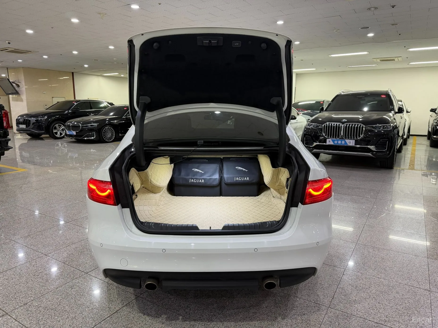 Jaguar XF (x260) превью 19