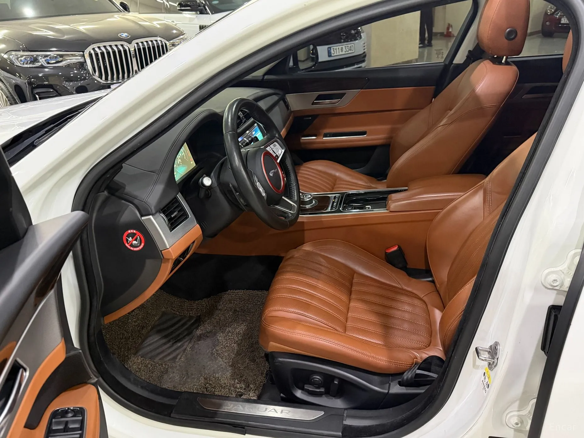 Jaguar XF (x260) превью 6