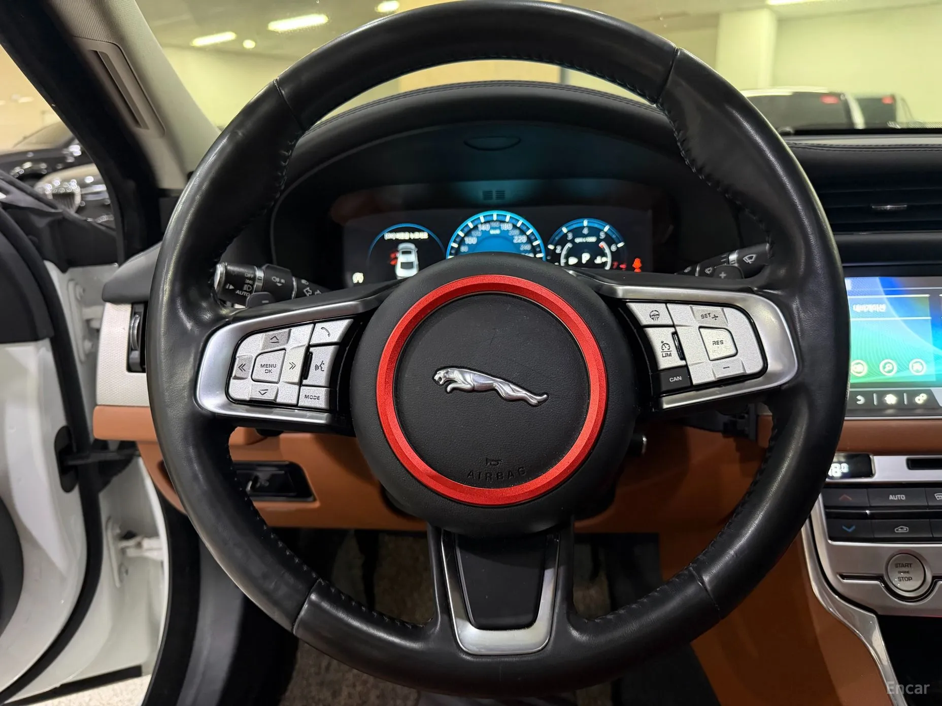 Jaguar XF (x260) превью 9