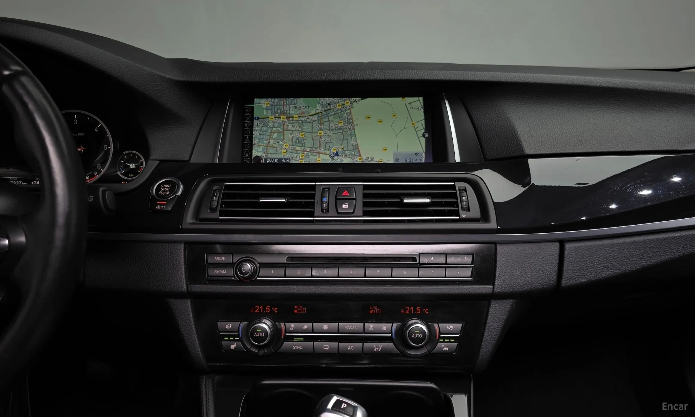 BMW 5 Series (F10) превью 13