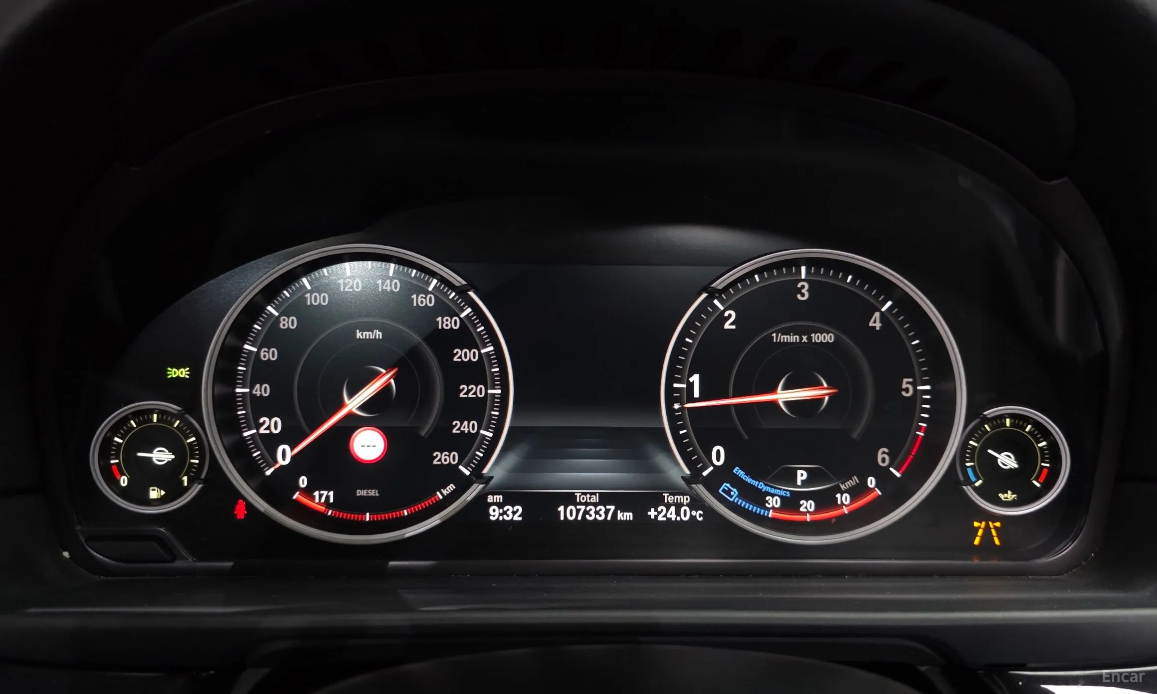 BMW 5 Series (F10) превью 8