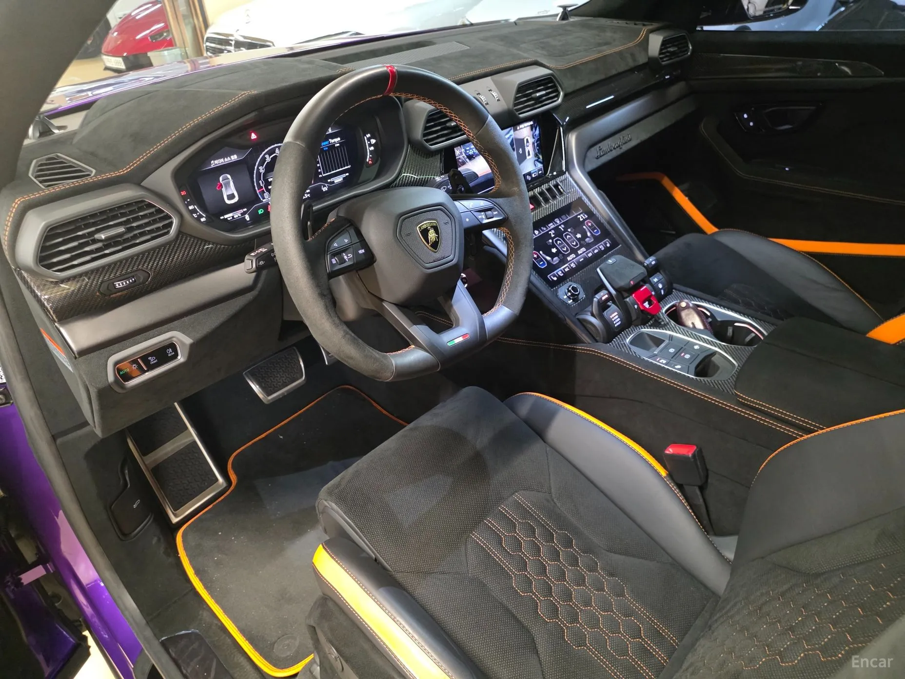 Lamborghini Urus превью 12
