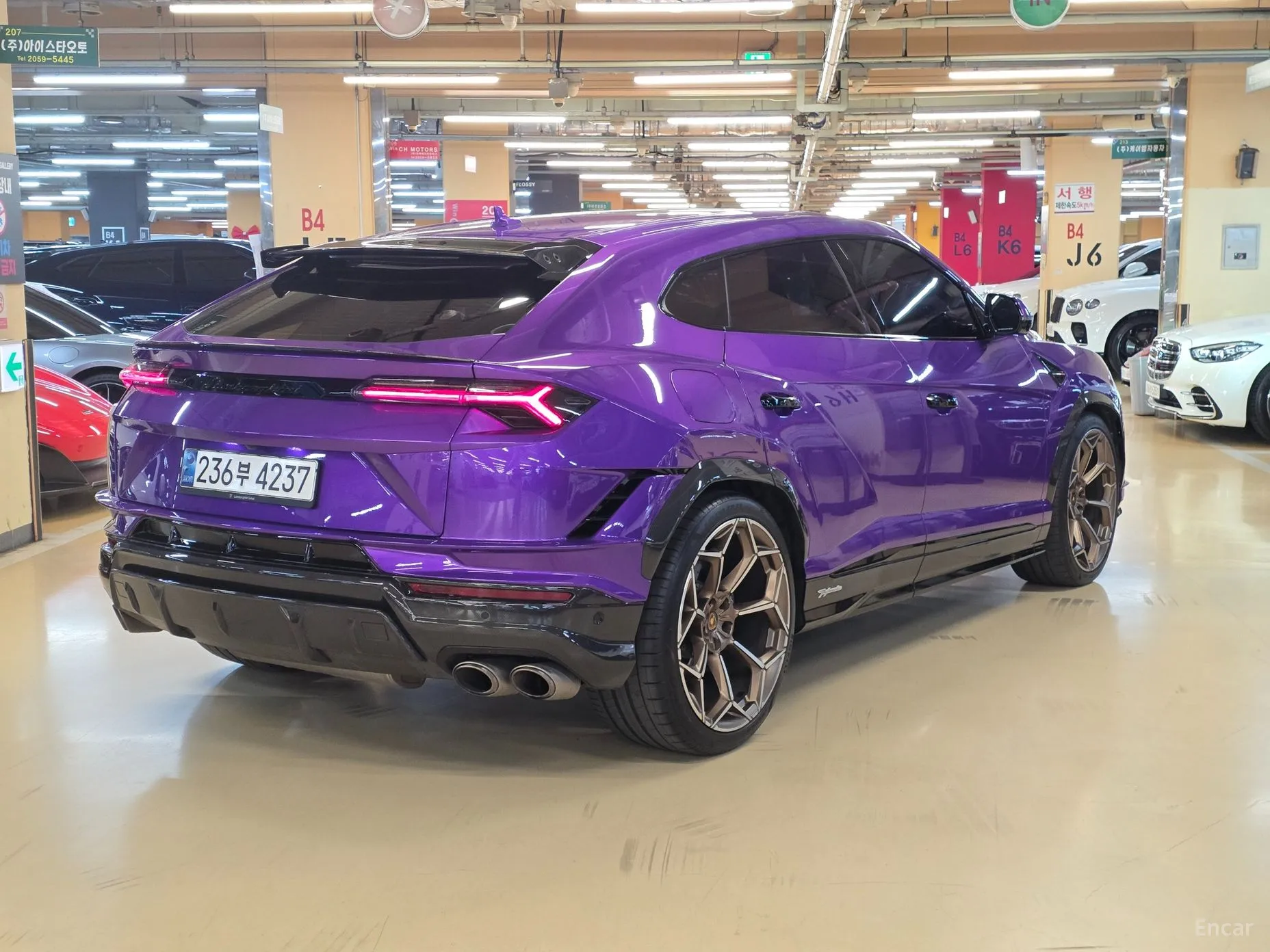 Lamborghini Urus превью 3