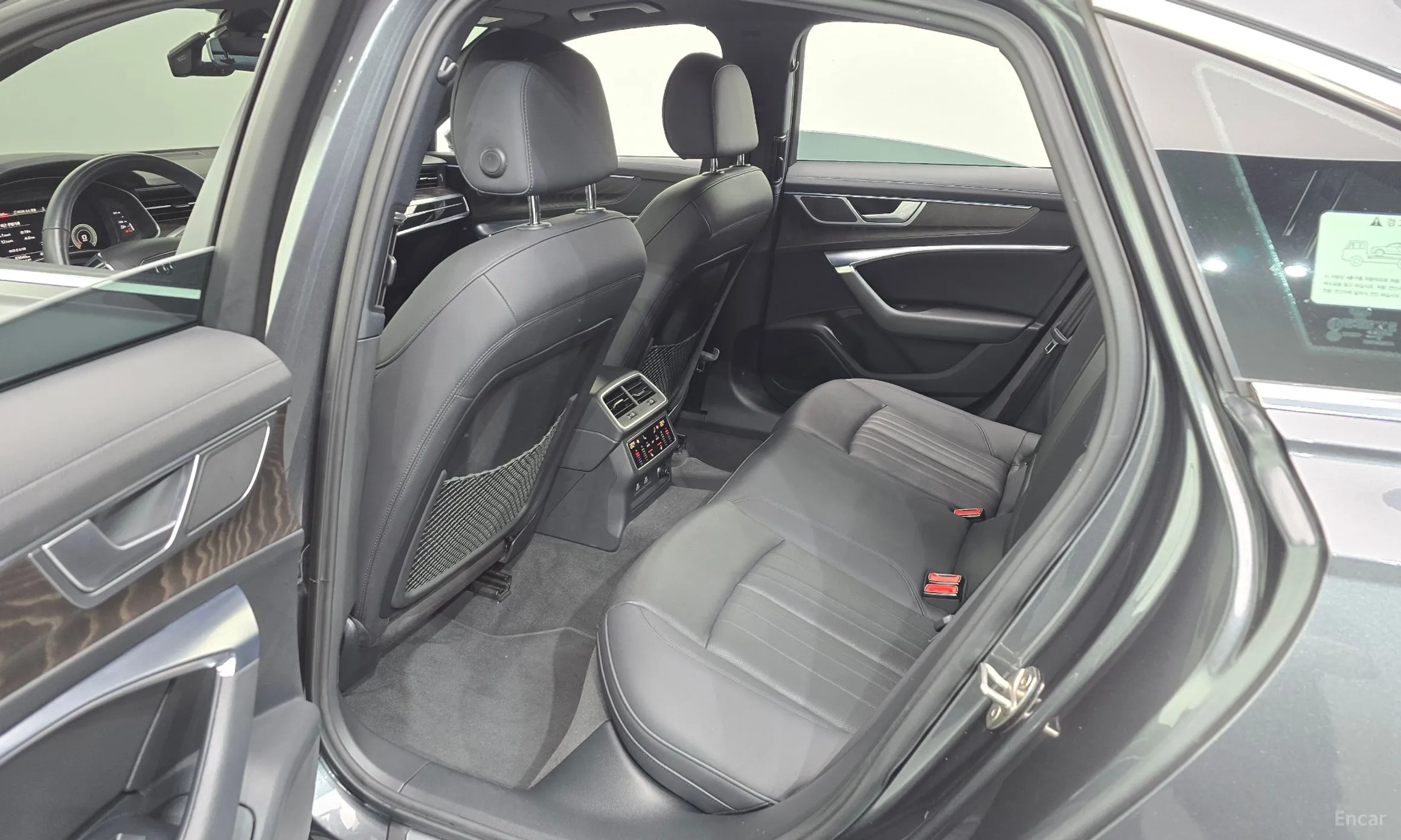 Audi A6 (C8) превью 11