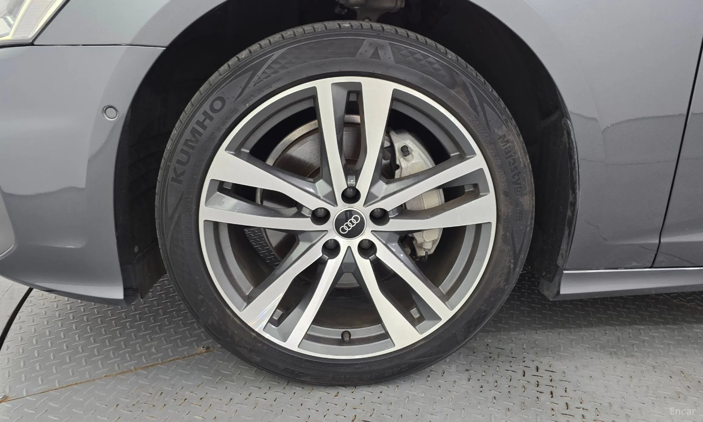 Audi A6 (C8) превью 5