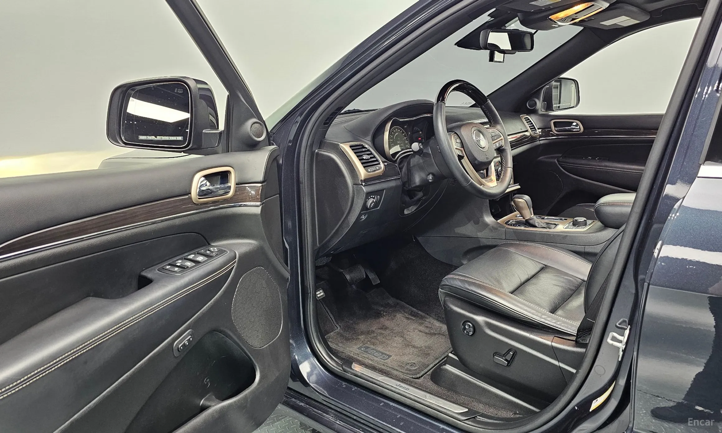 Jeep Grand Cherokee превью 10