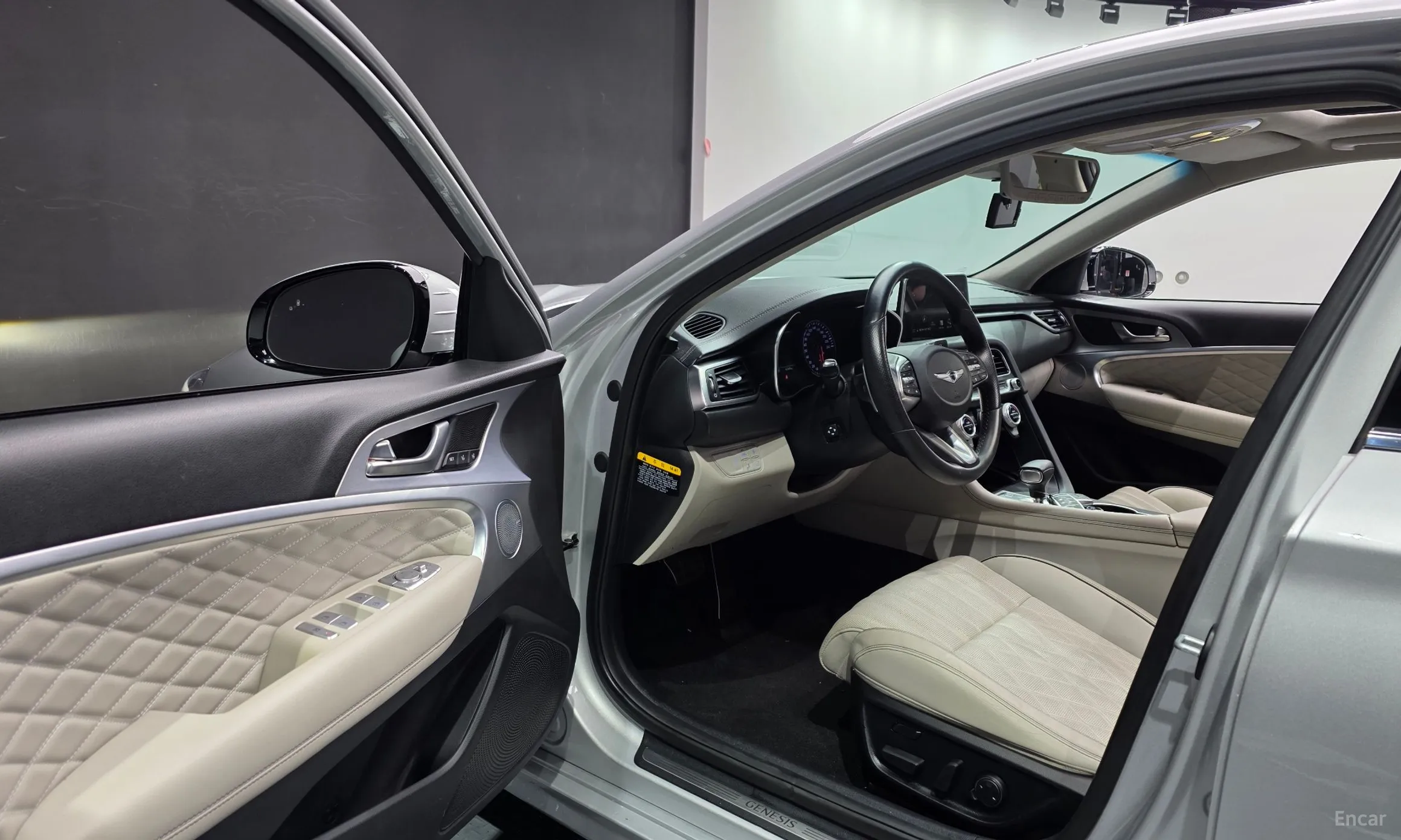 Genesis G70 превью 10
