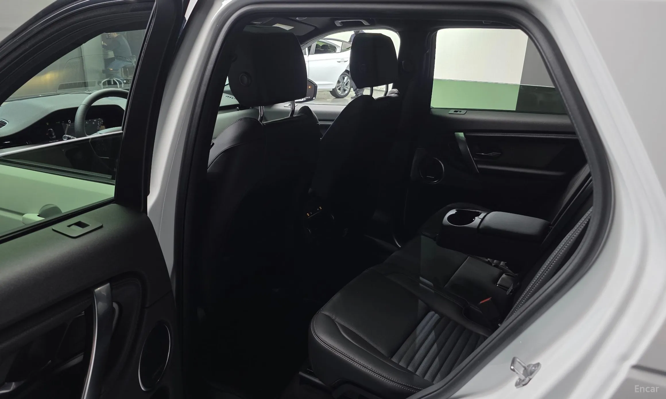 Land Rover Discovery Sports превью 11