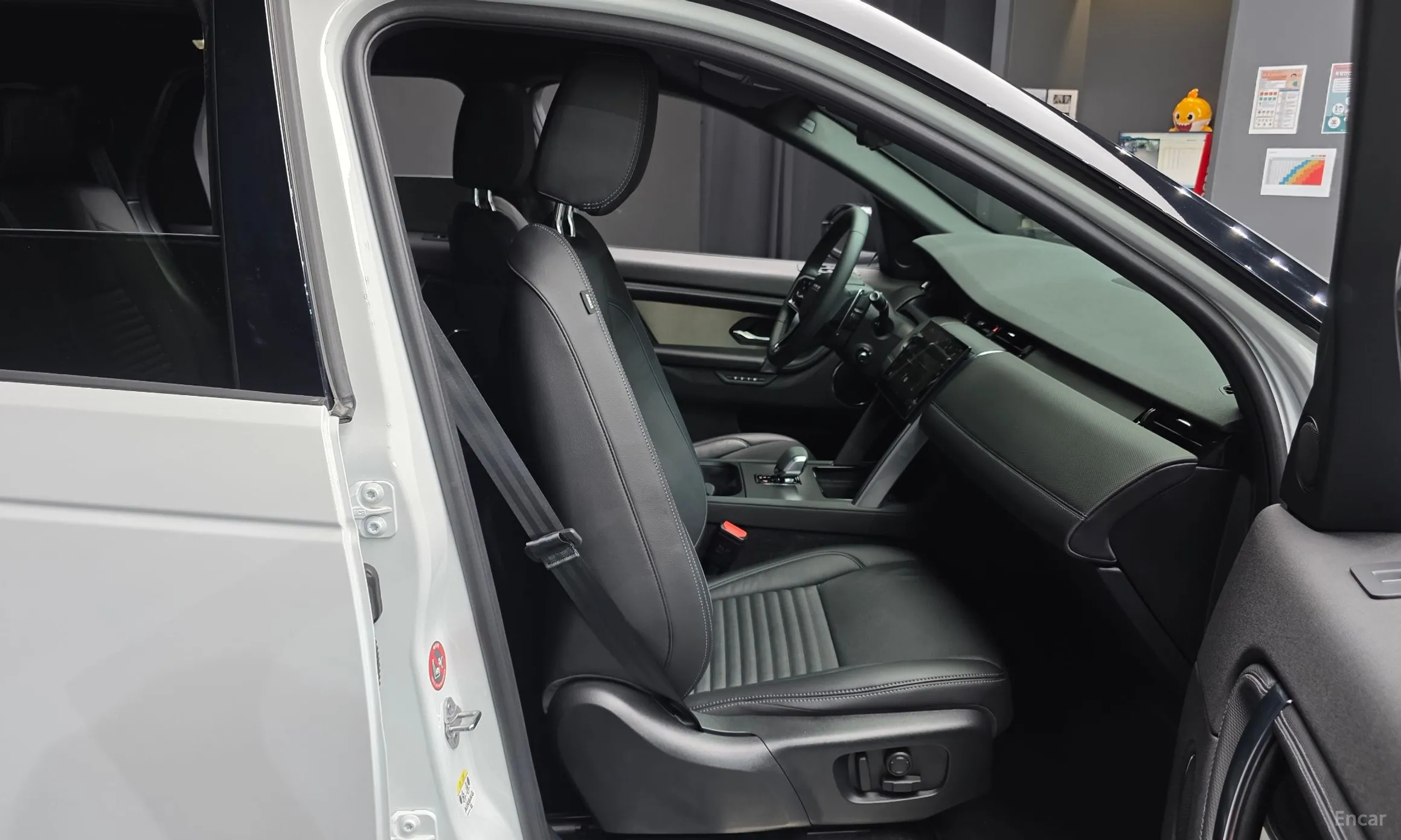 Land Rover Discovery Sports превью 12