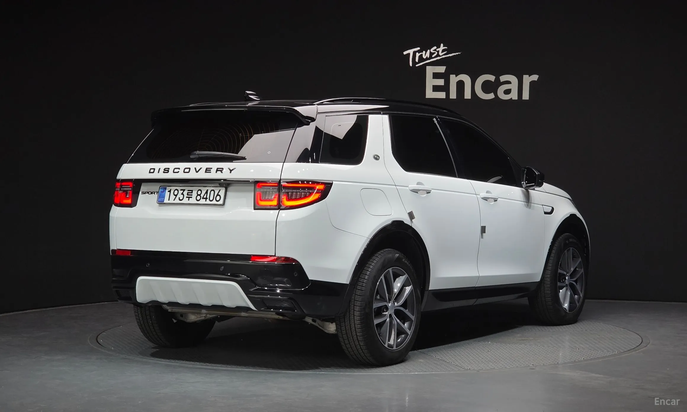 Land Rover Discovery Sports превью 2