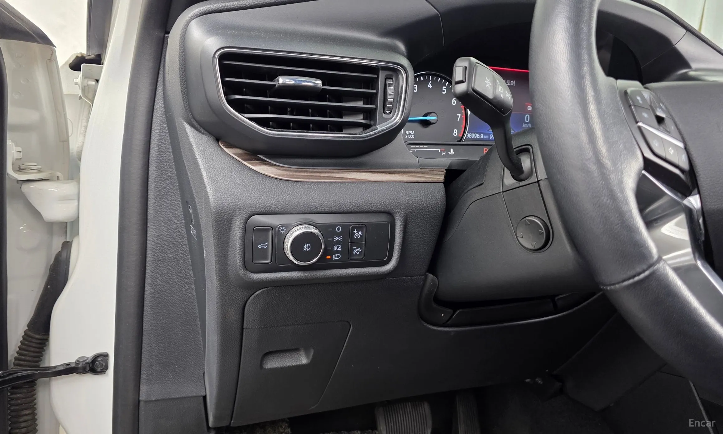 Ford Explorer 6th Generation превью 16