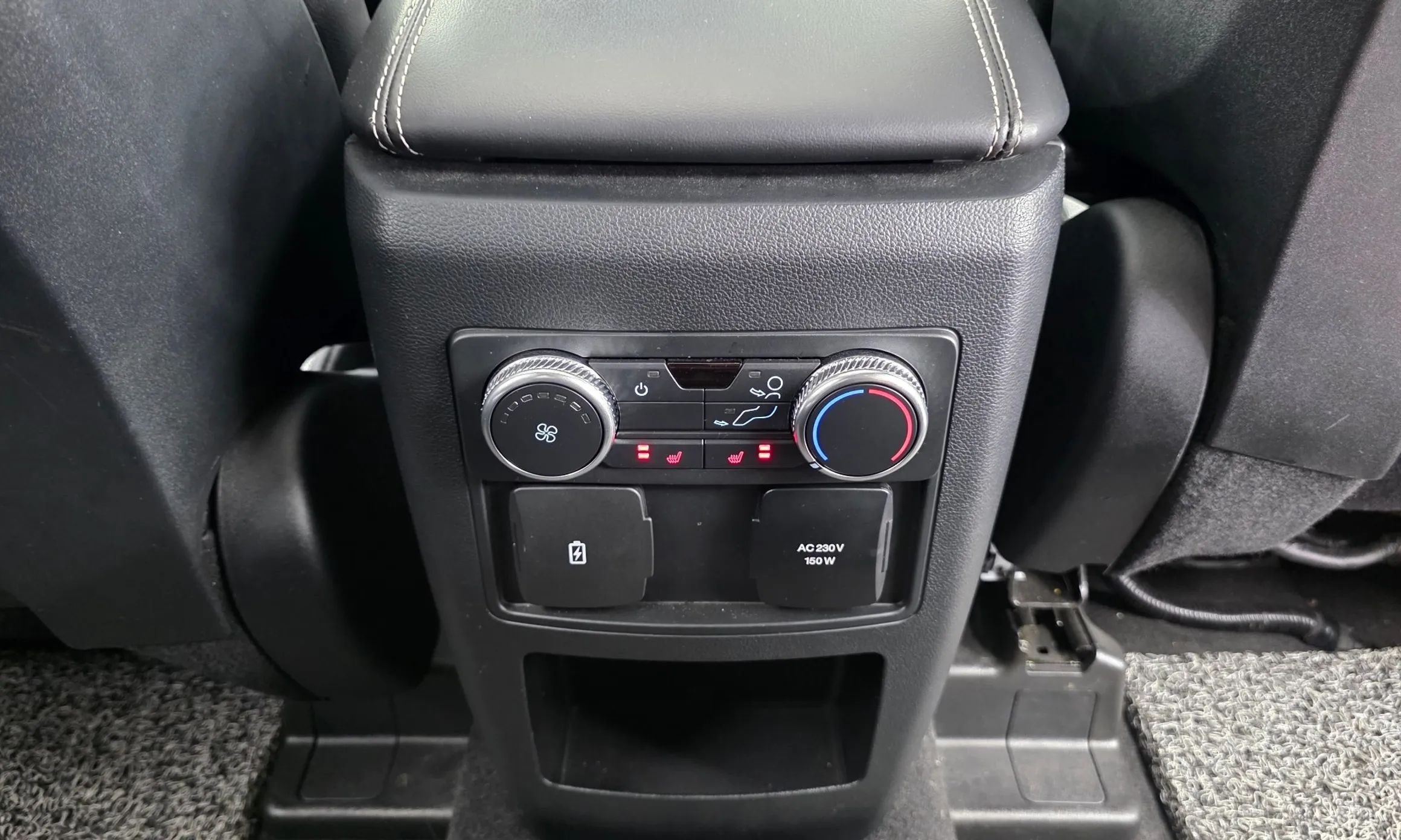 Ford Explorer 6th Generation превью 18