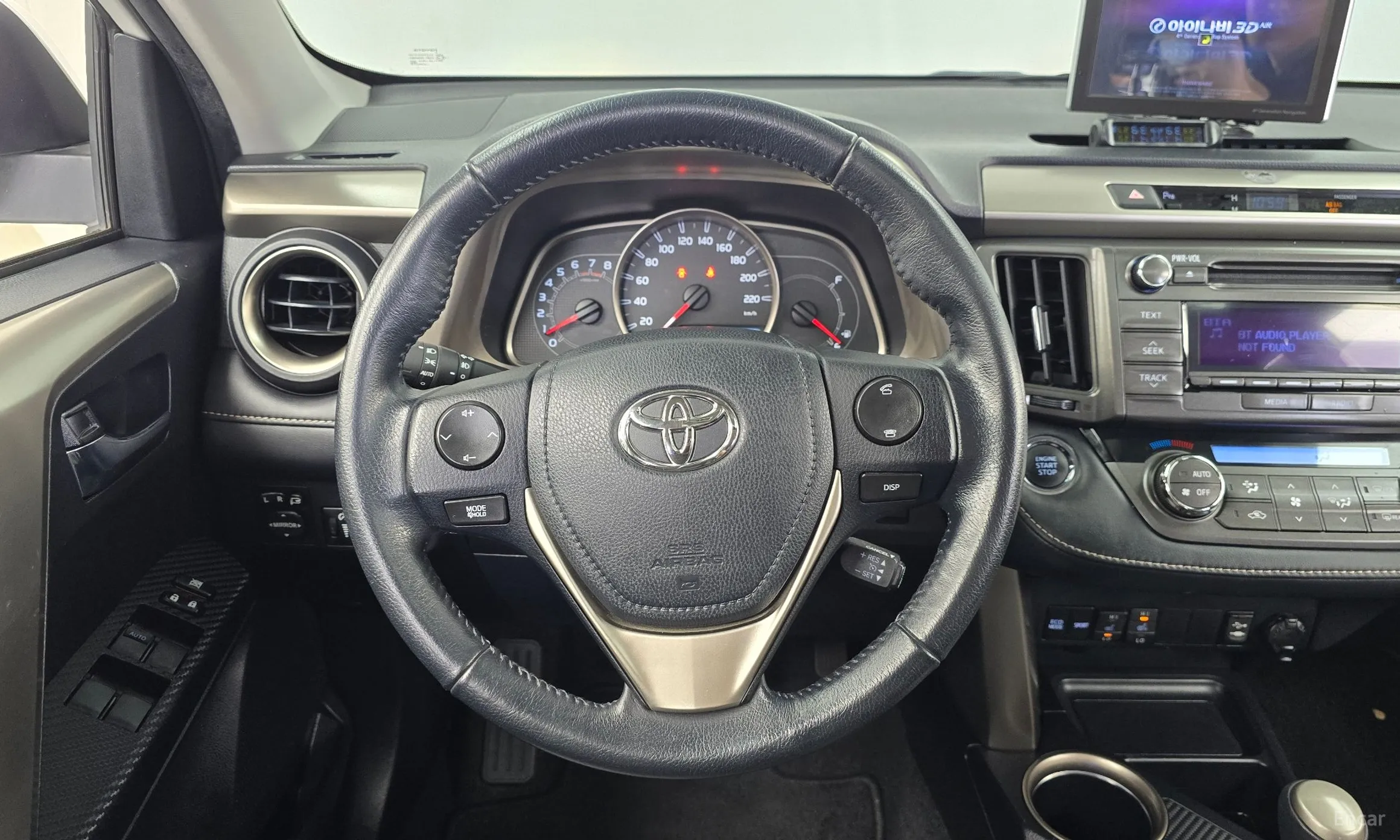 Toyota RAV4 превью 13
