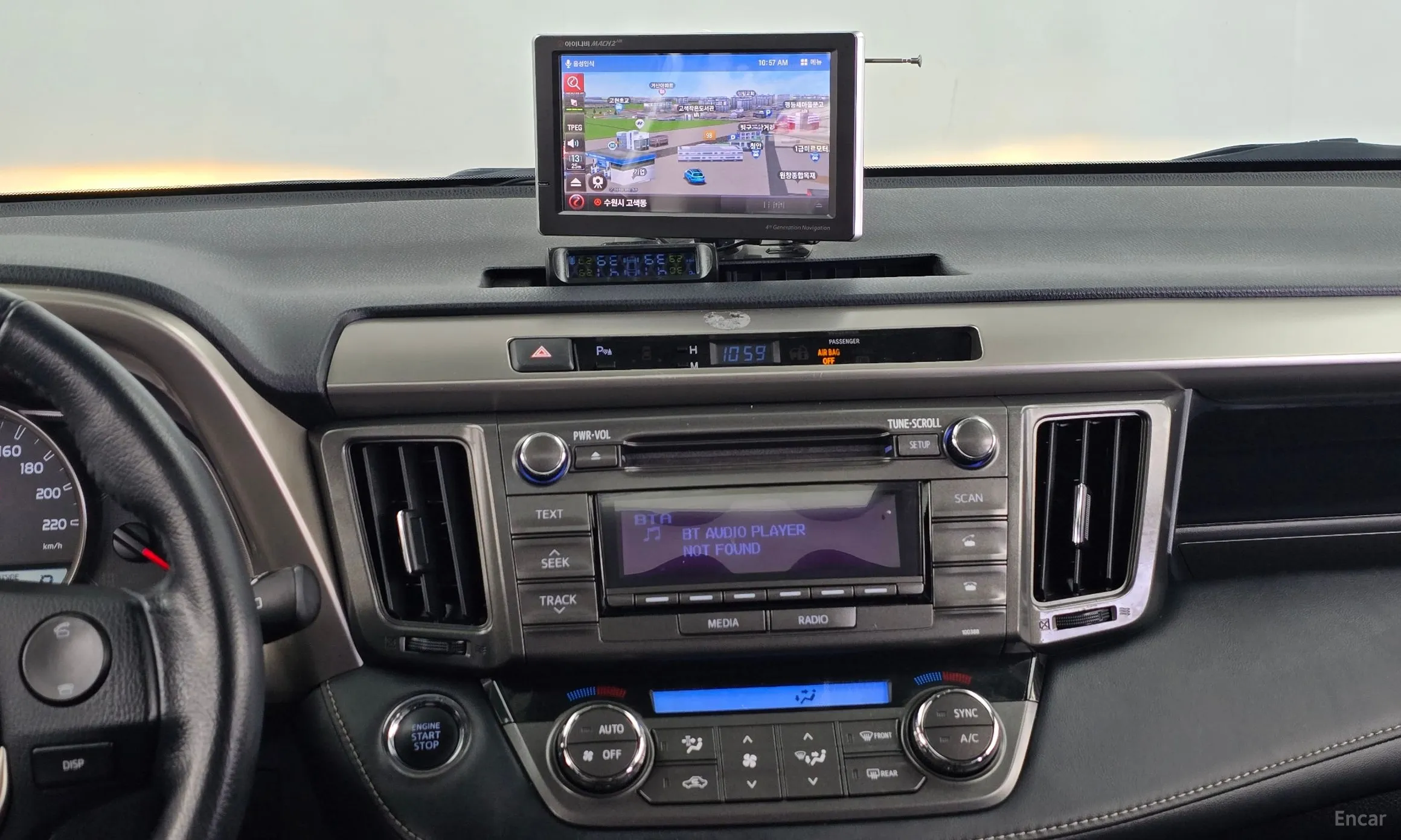 Toyota RAV4 превью 14
