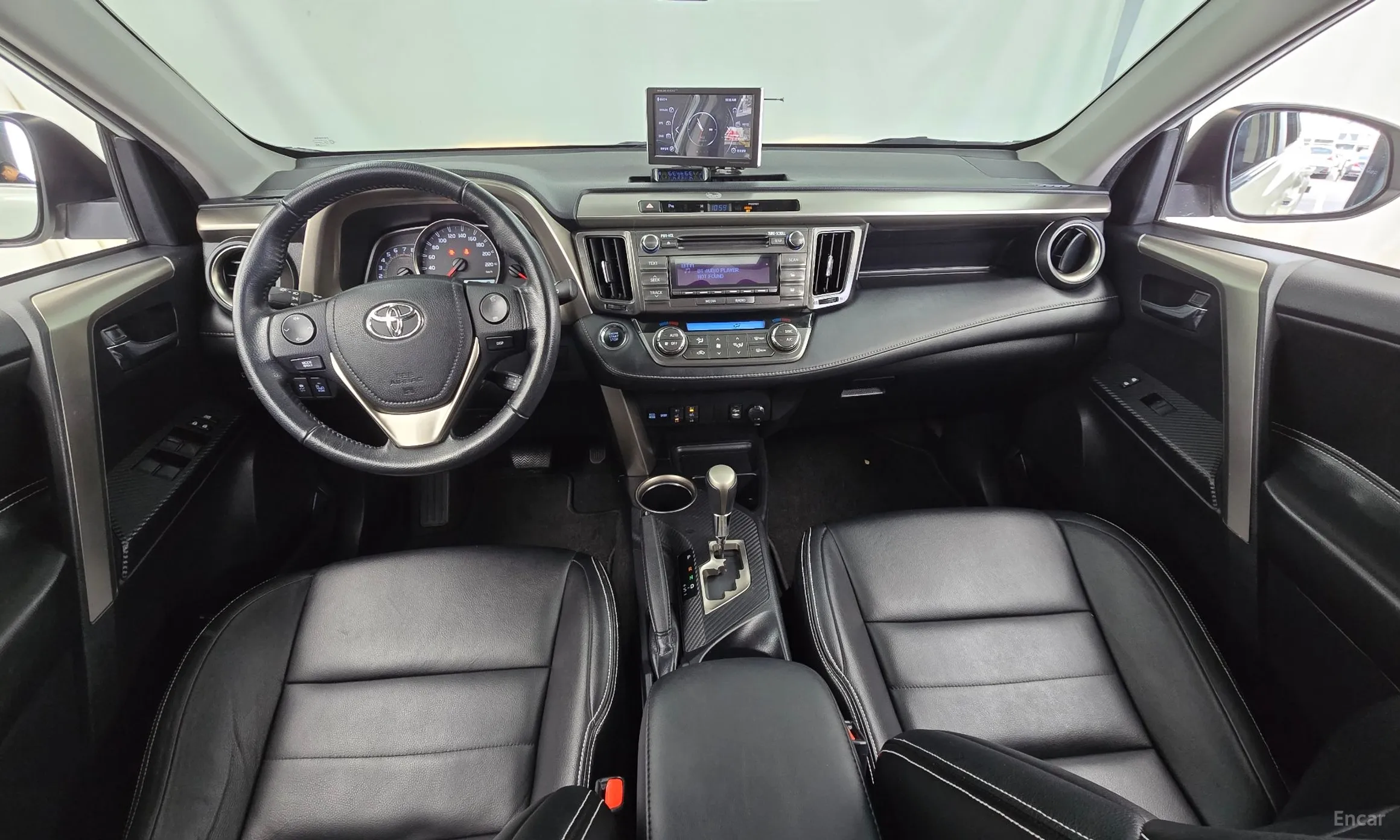 Toyota RAV4 превью 7