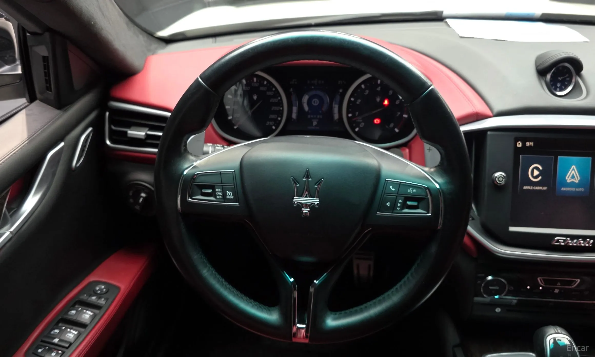 Maserati Ghibli превью 13