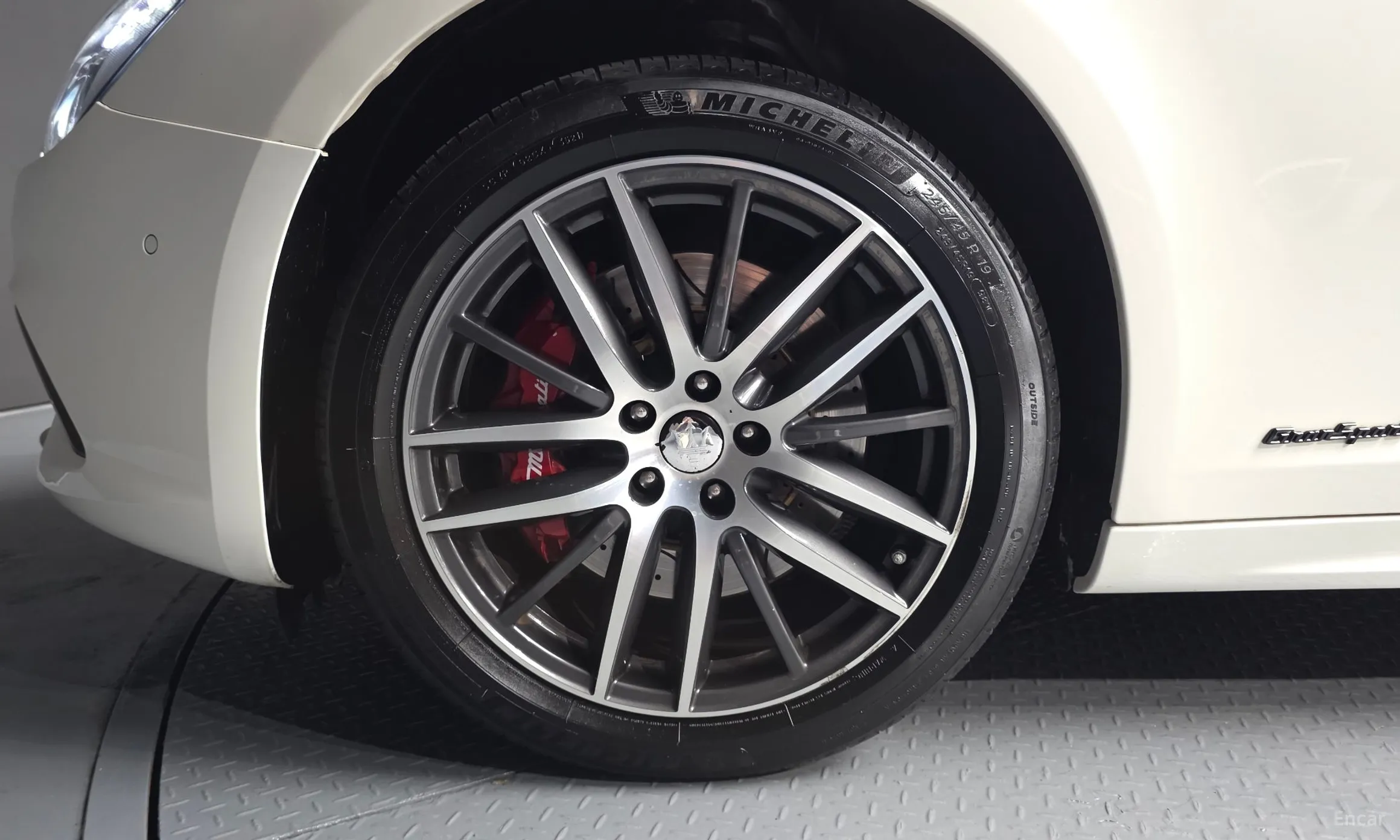 Maserati Ghibli превью 5