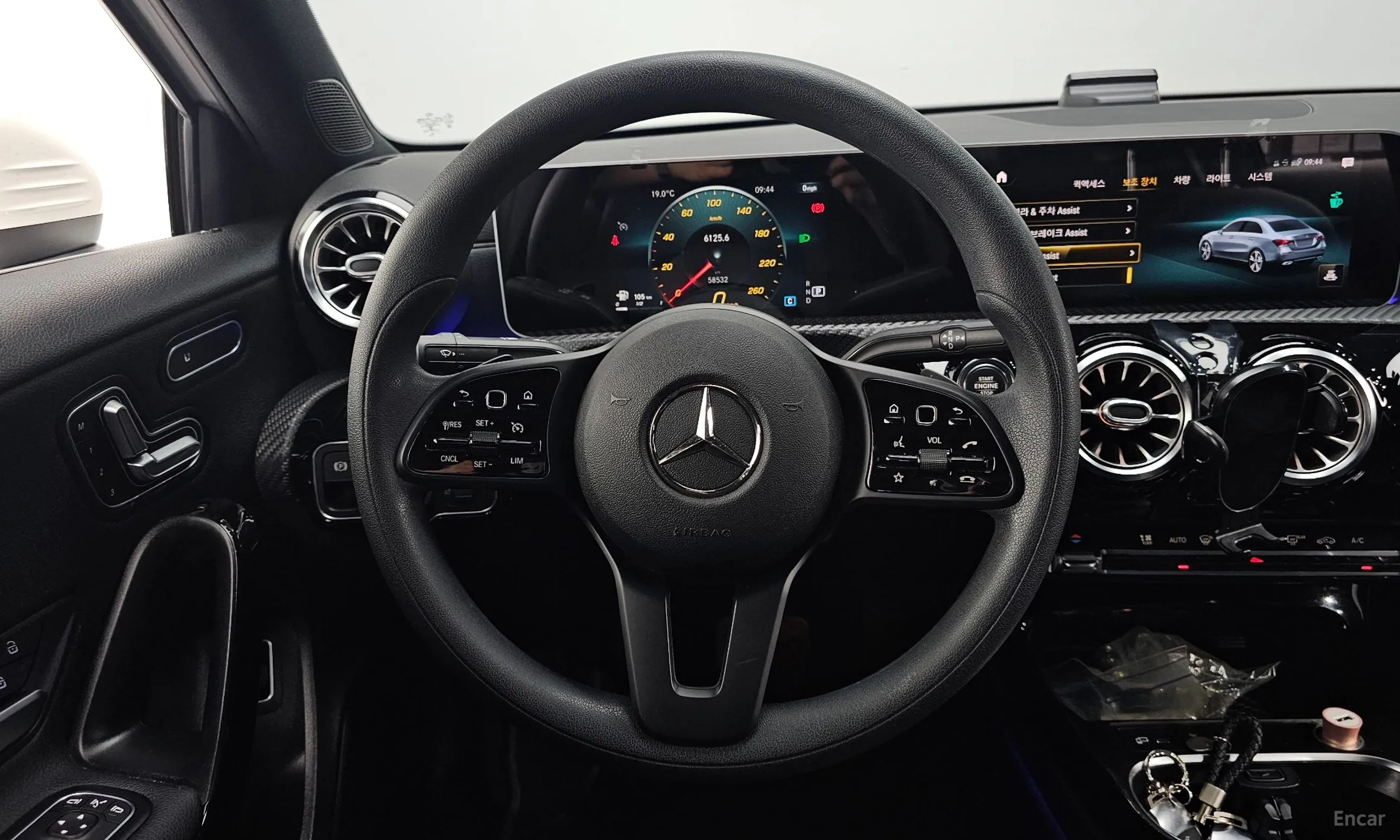 Mercedes Benz A-Class W177 превью 13