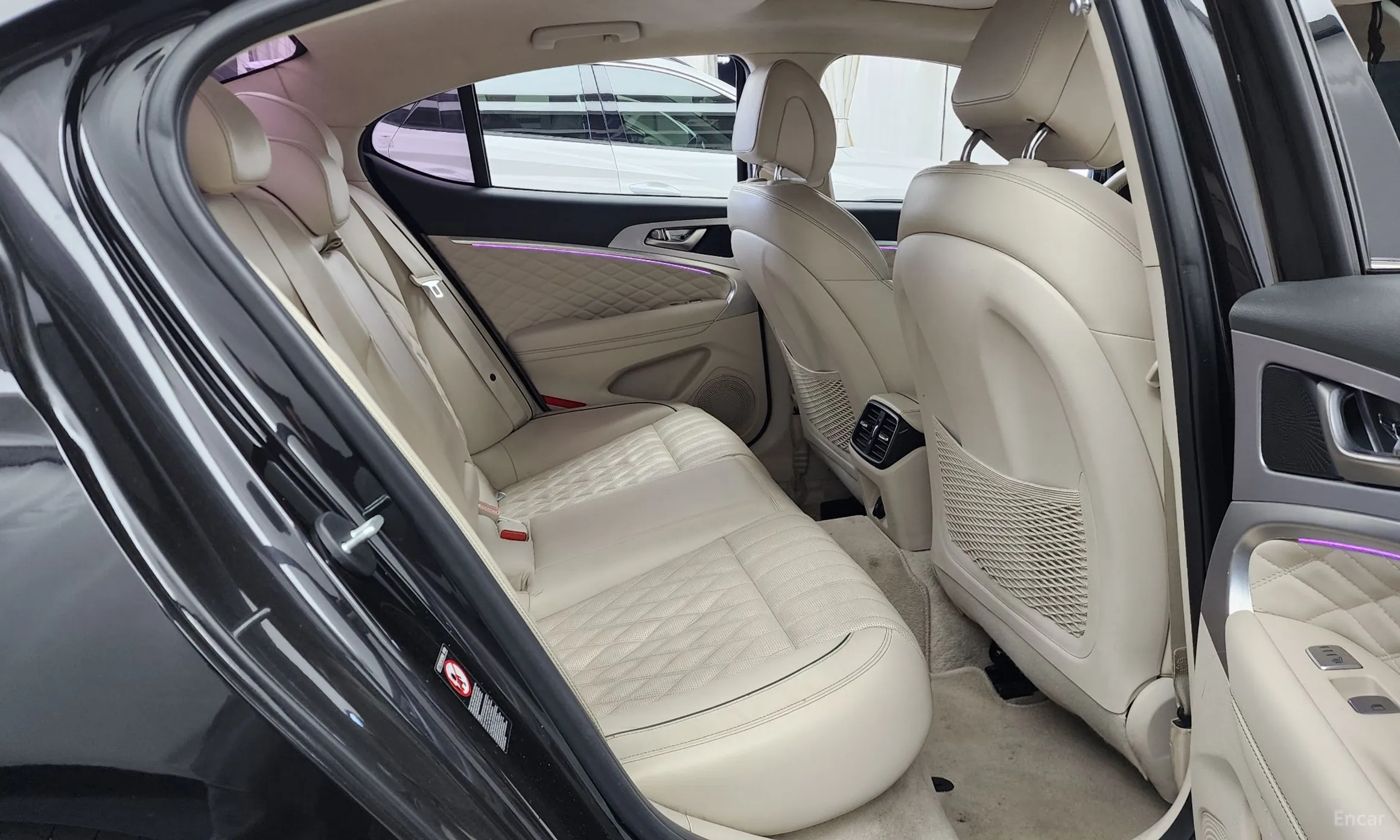 Genesis G70 превью 12