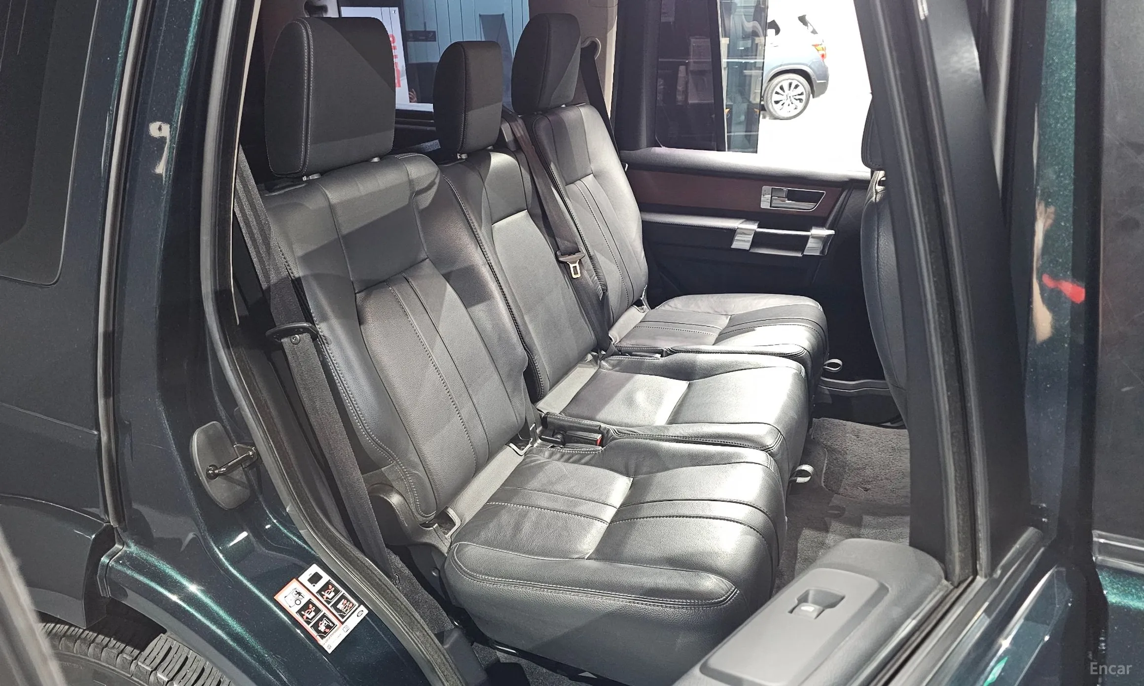 Land Rover Discovery 4 превью 11