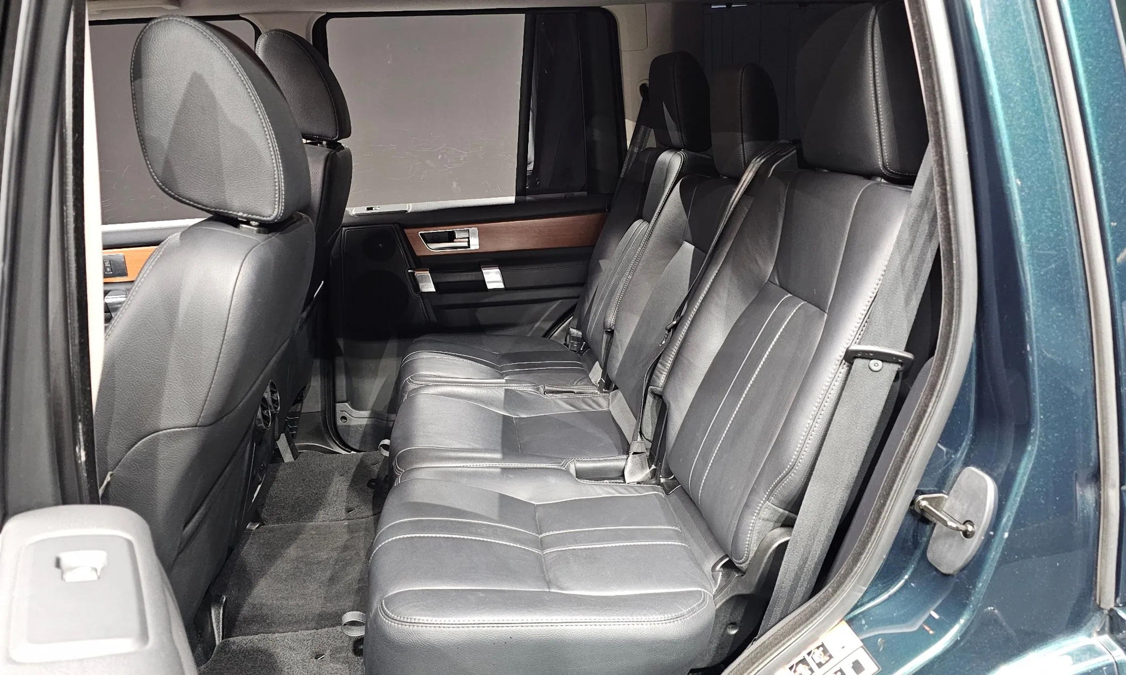 Land Rover Discovery 4 превью 12