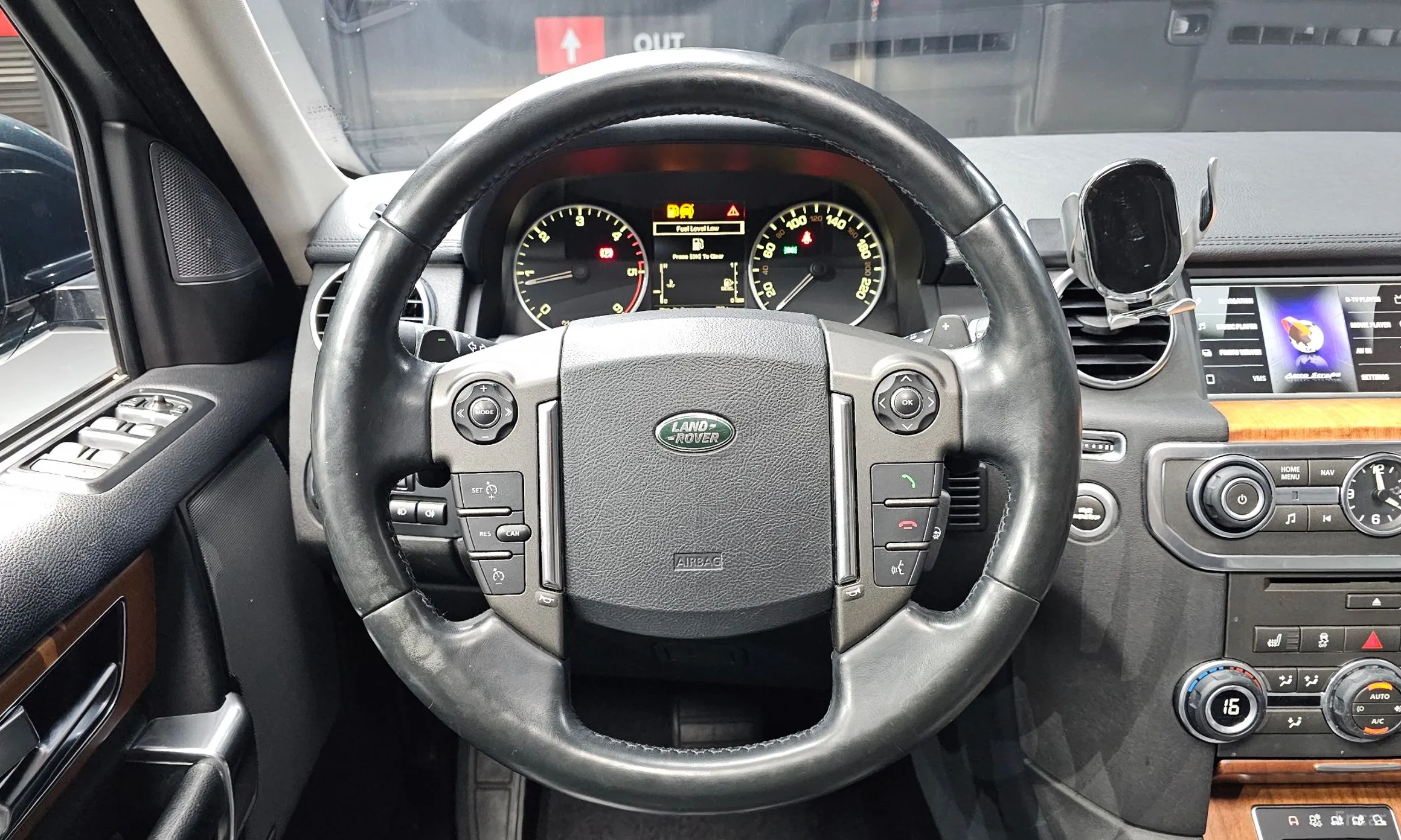 Land Rover Discovery 4 превью 13