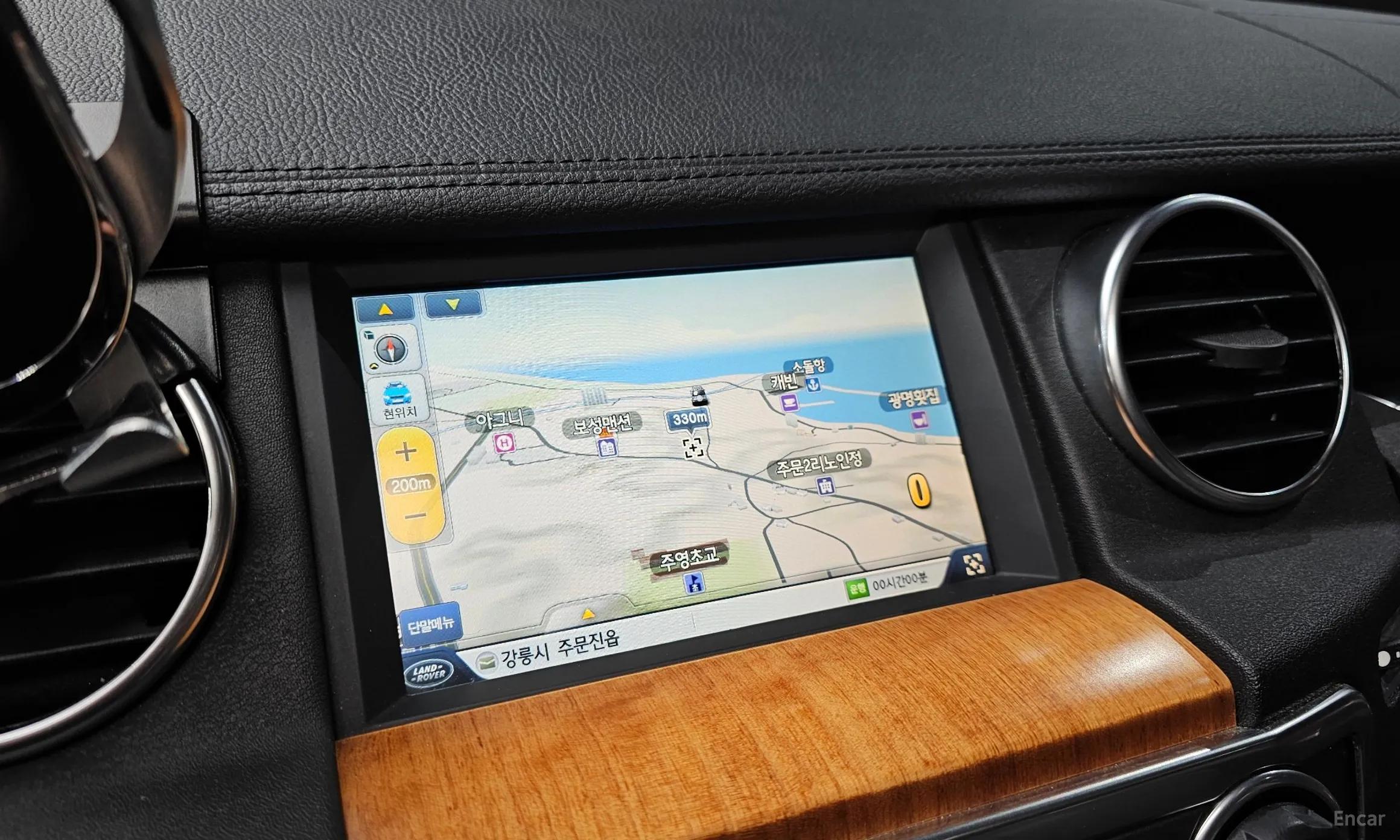 Land Rover Discovery 4 превью 14