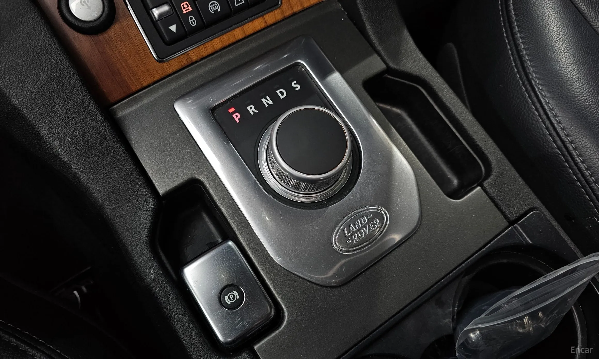 Land Rover Discovery 4 превью 9