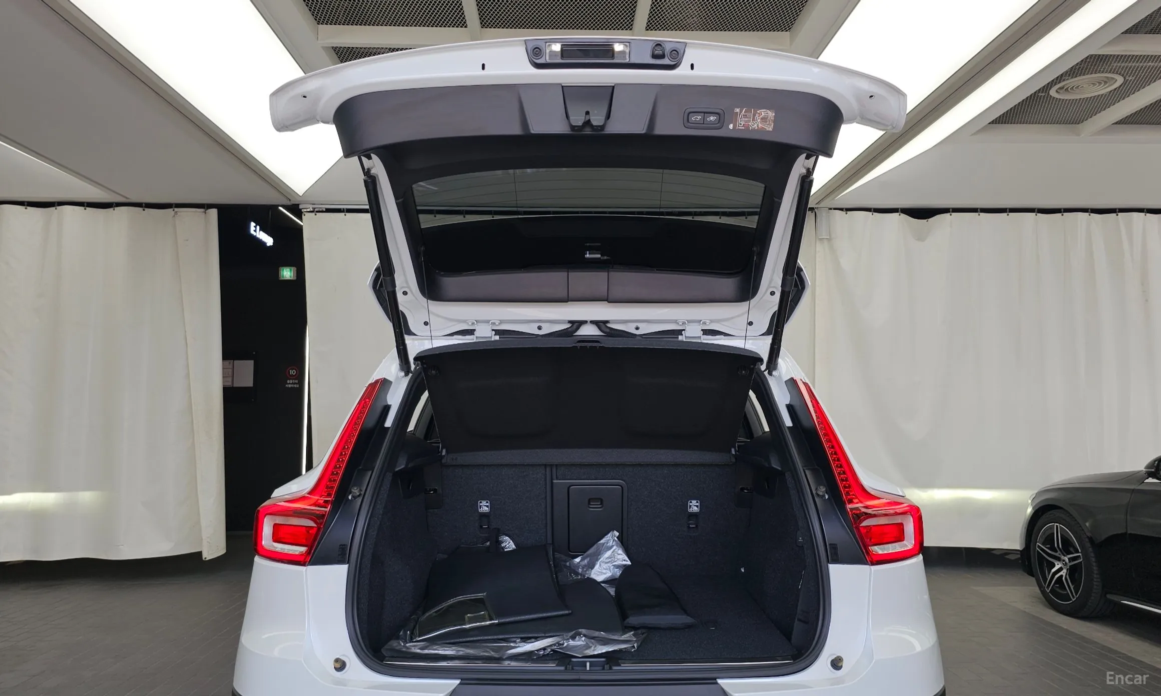 Volvo XC40 превью 20