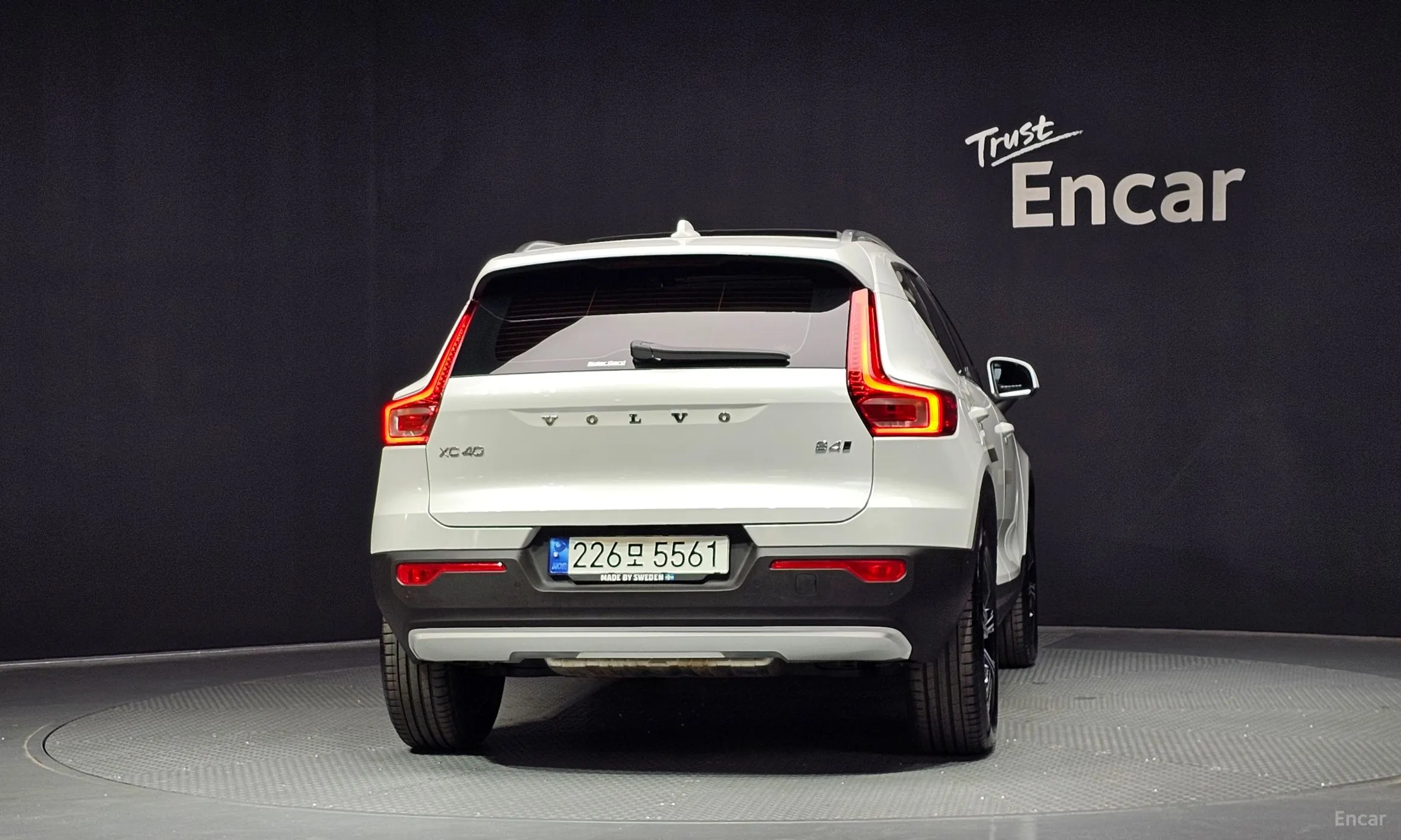 Volvo XC40 превью 4
