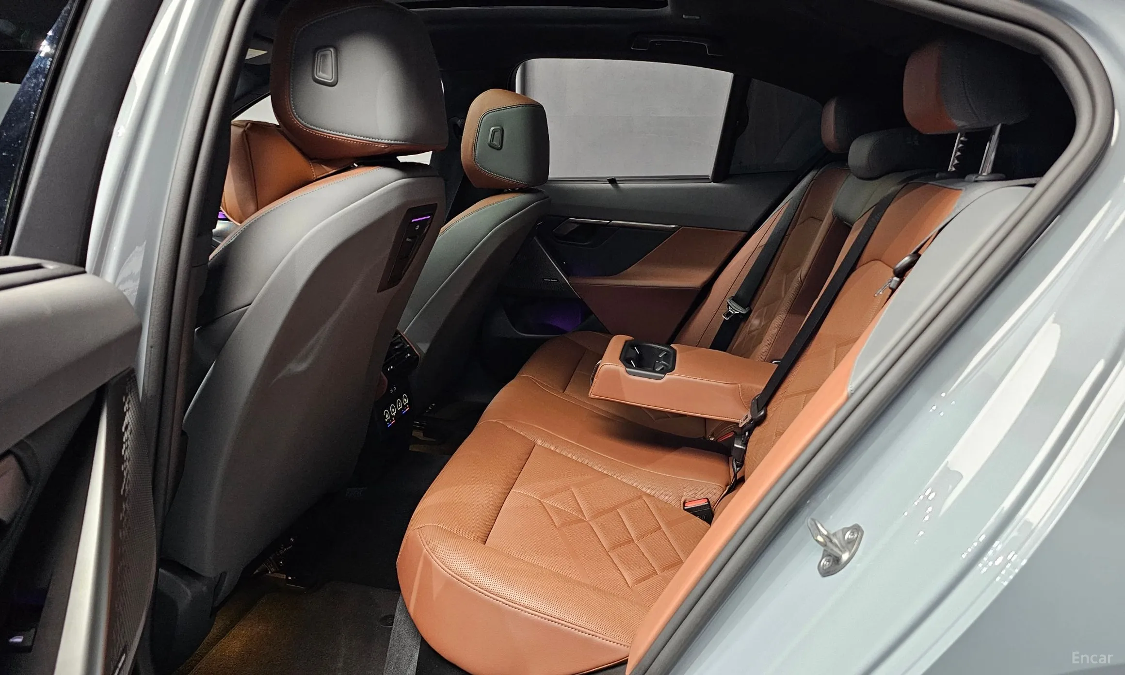 BMW 5 Series (G60) превью 11