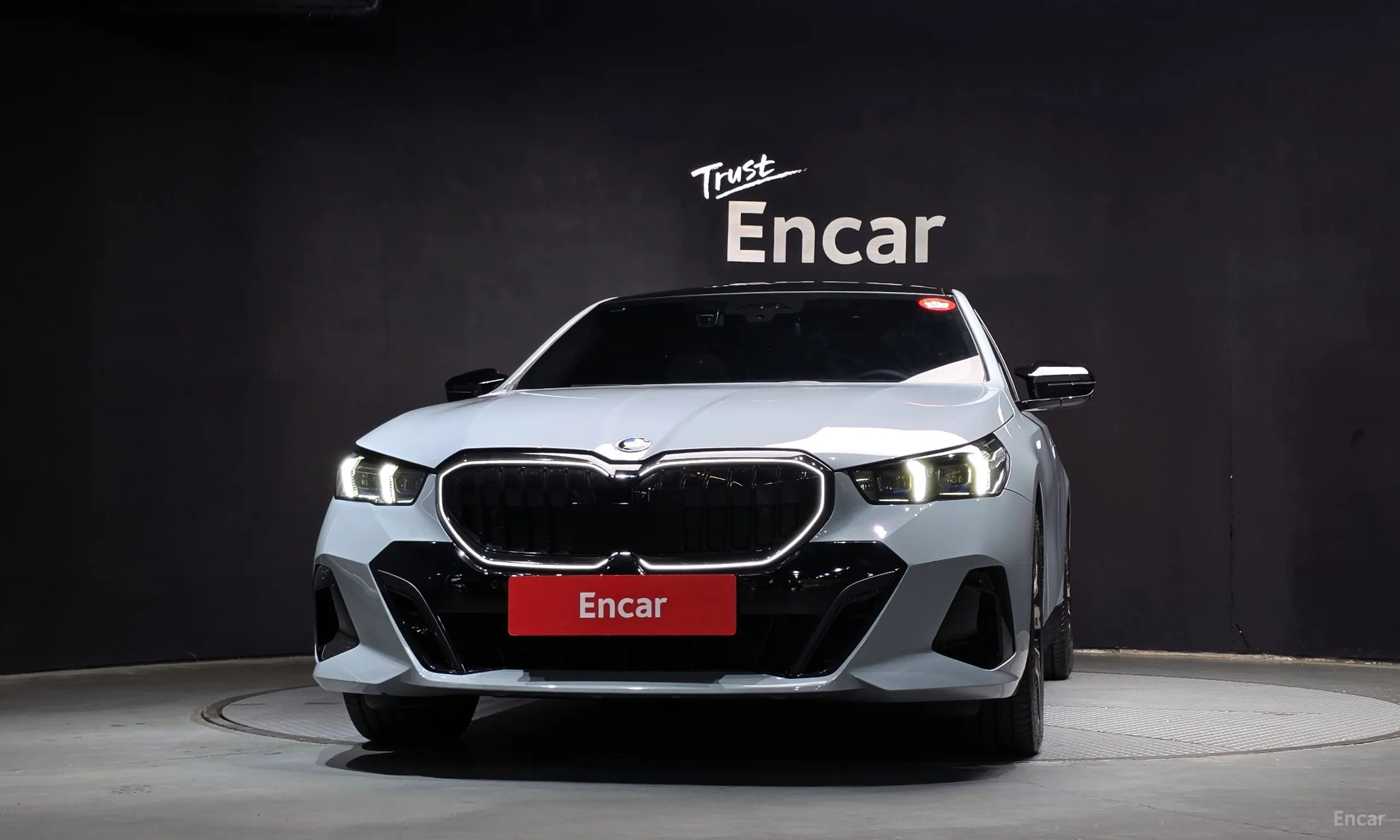 BMW 5 Series (G60) превью 3