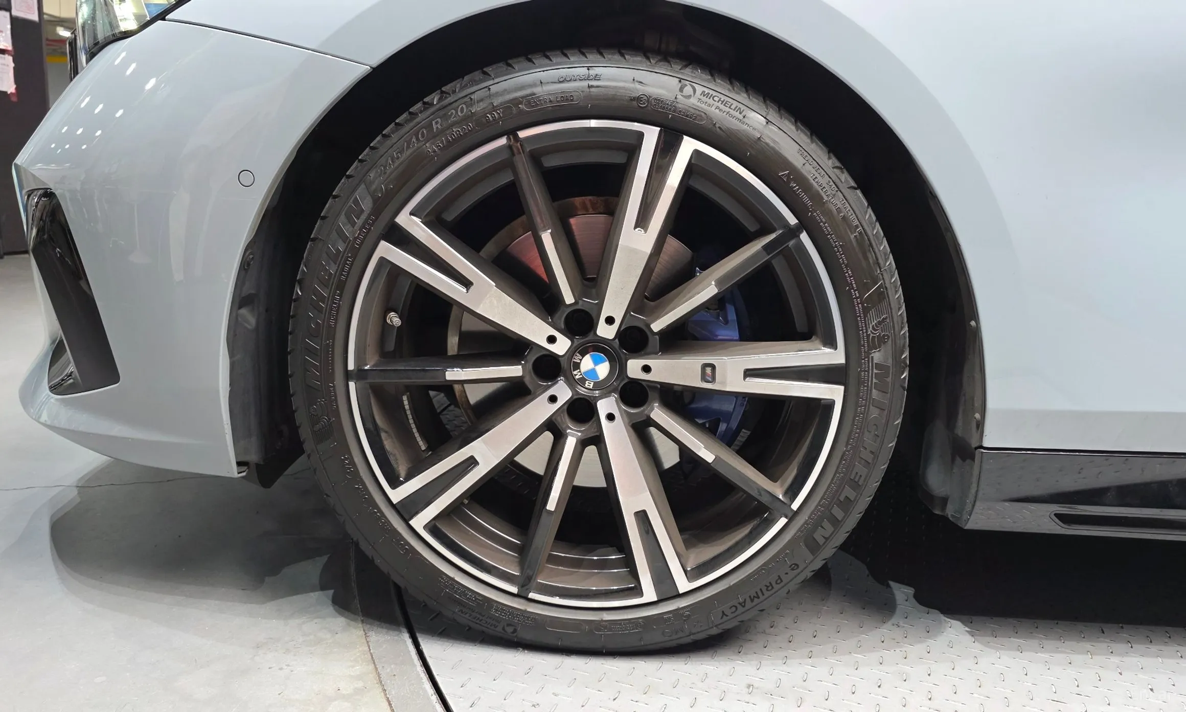 BMW 5 Series (G60) превью 5