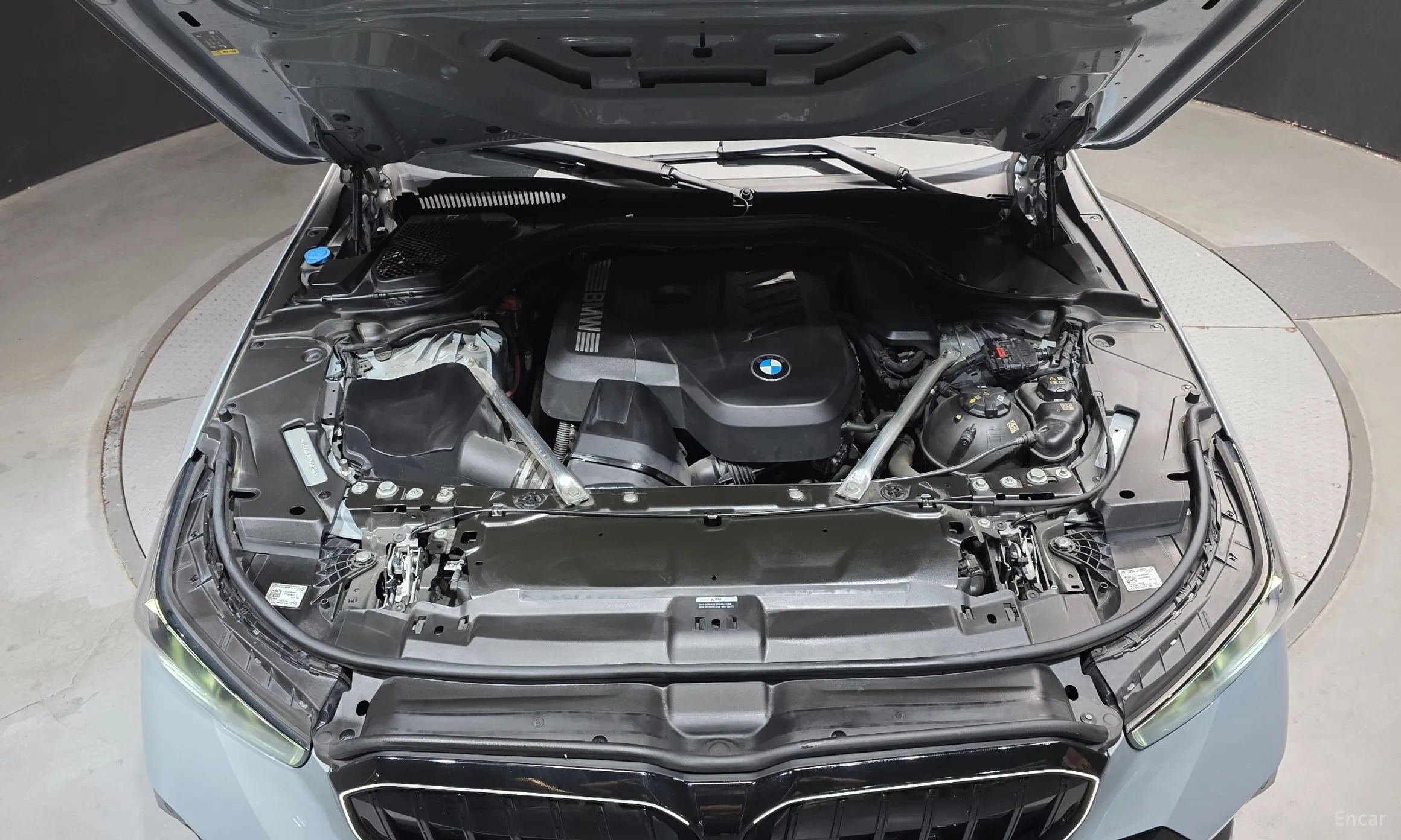 BMW 5 Series (G60) превью 6