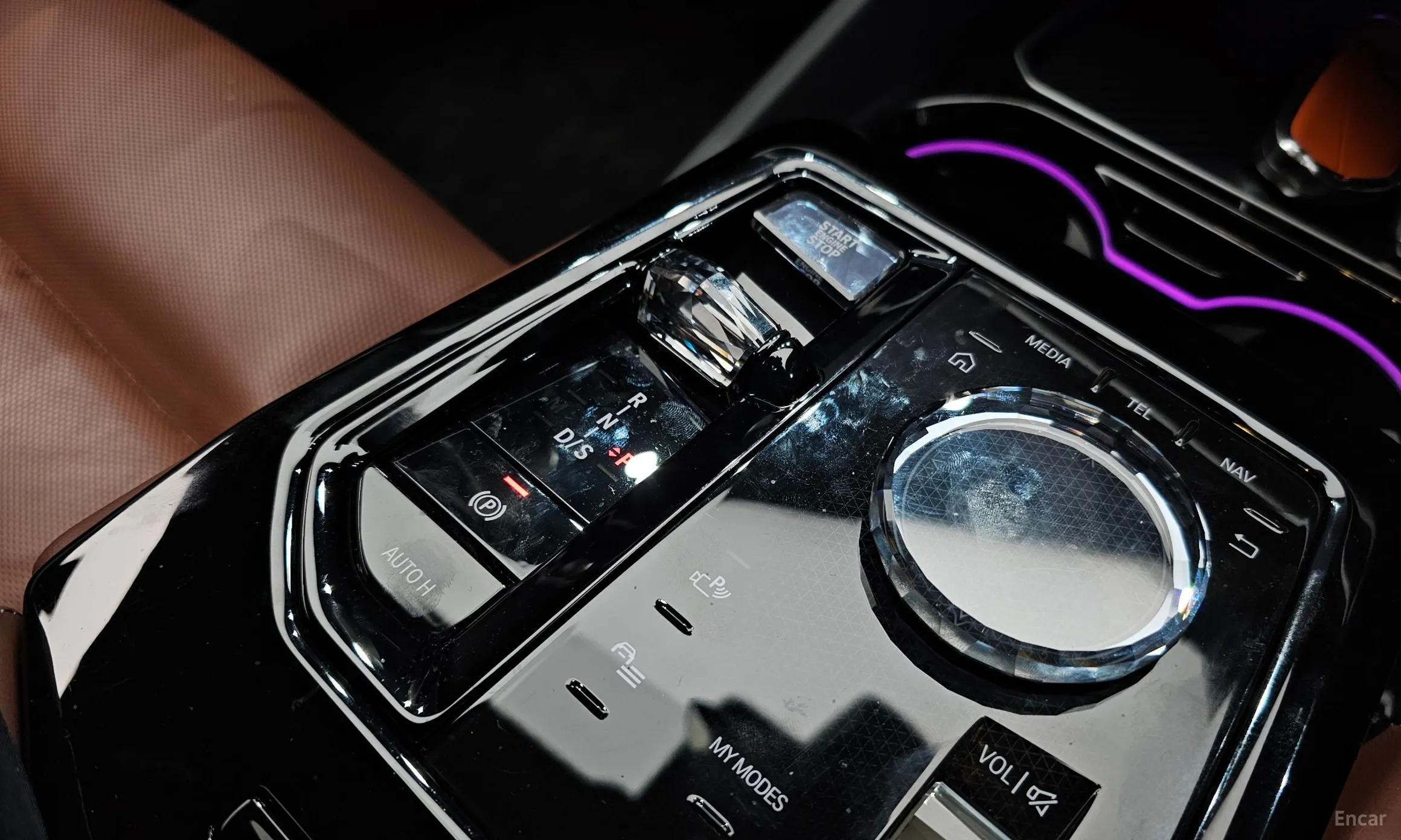 BMW 5 Series (G60) превью 9