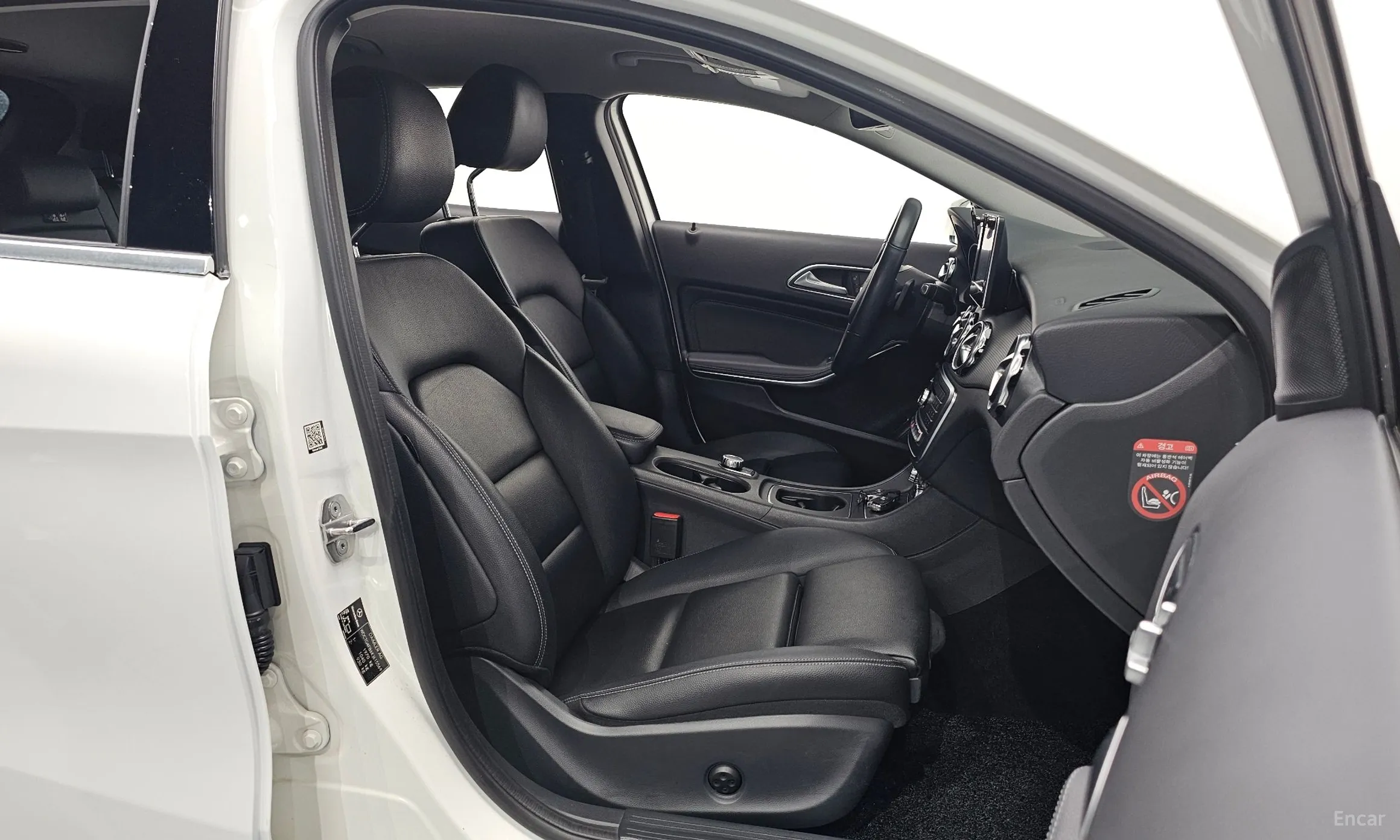 Mercedes Benz GLA-Class X156 превью 10