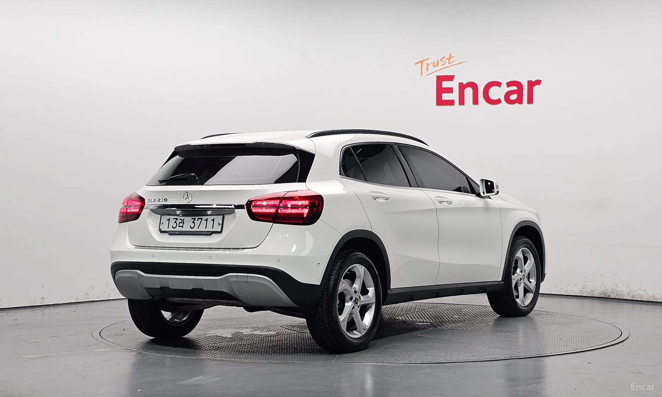 Mercedes Benz GLA-Class X156